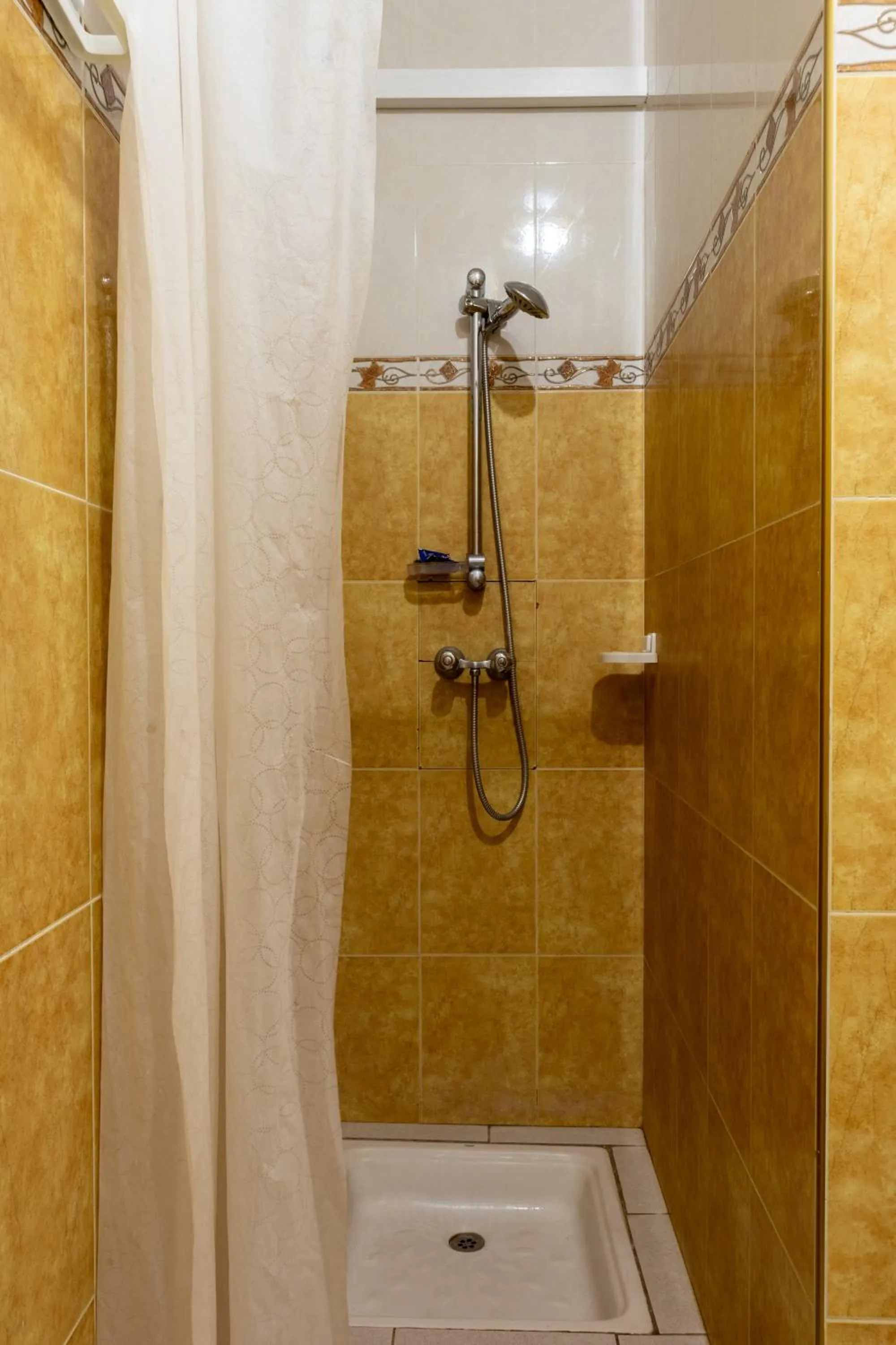 Shower in Hotel Saint Antoine