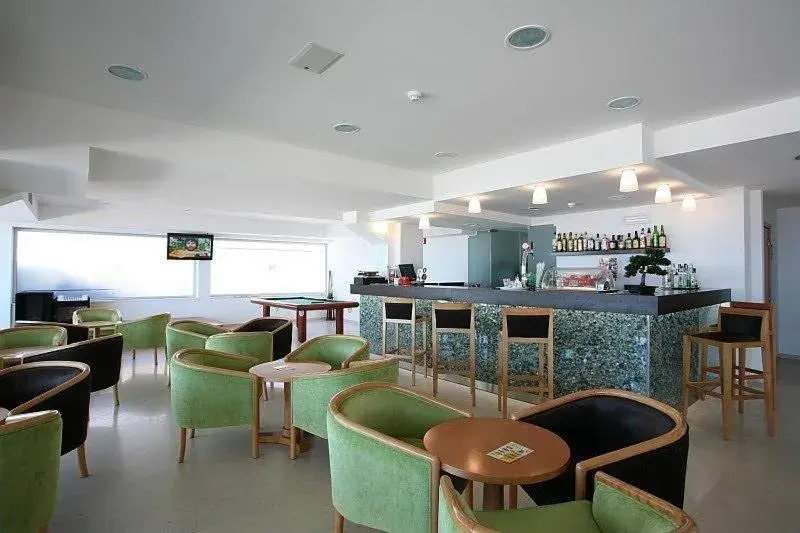 Lounge or bar in Hotel Mar e Sol & Spa Lounge or bar in Hotel Mar e Sol & Spa