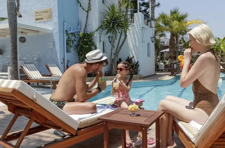 Swimming pool in Minoa Apartments