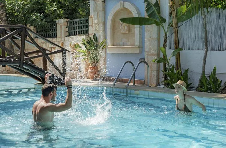 Swimming pool in Minoa Apartments