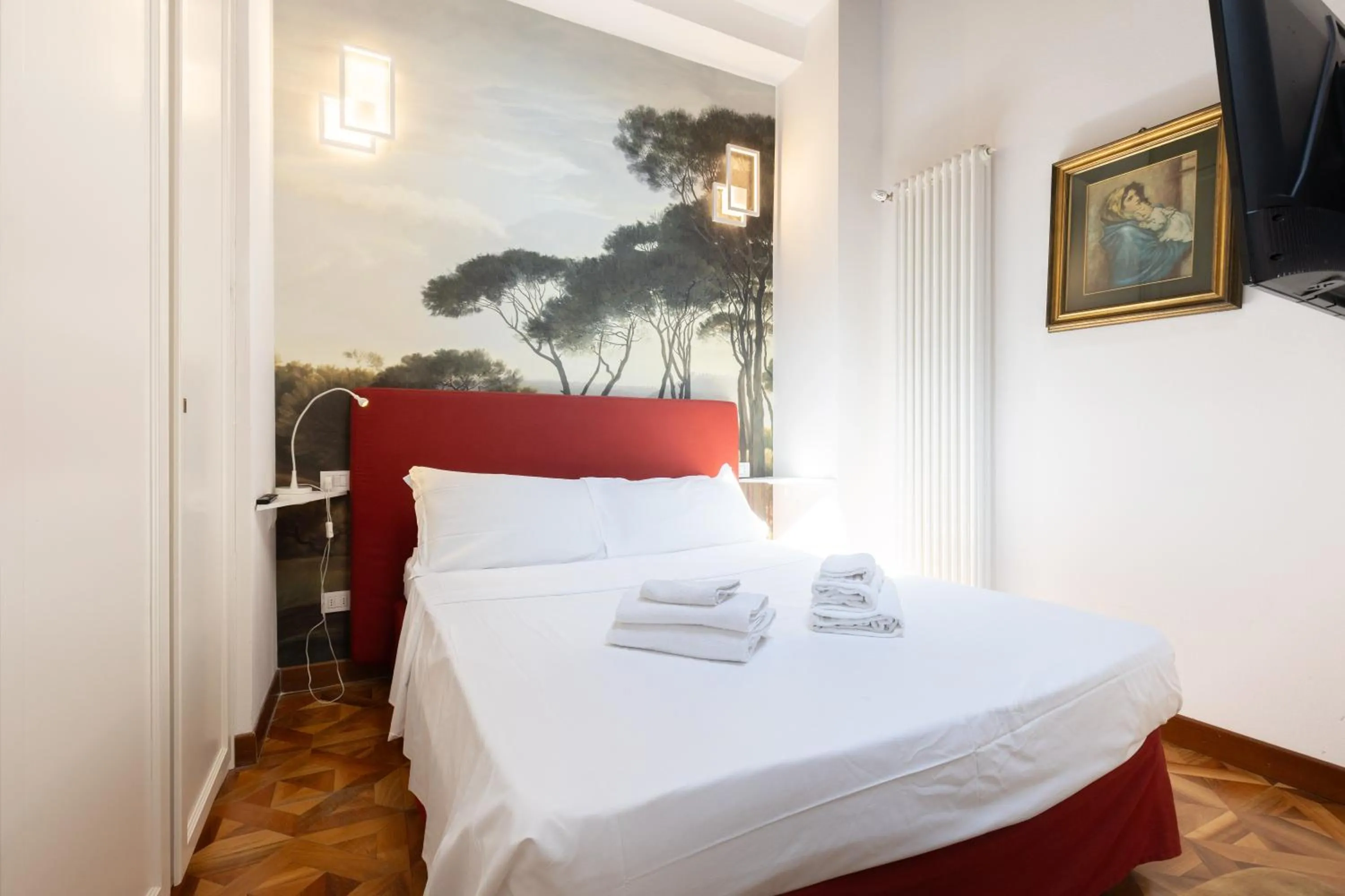 Bed in BolognaRoomscom - Isaia Garden Private Garden Spa Bath