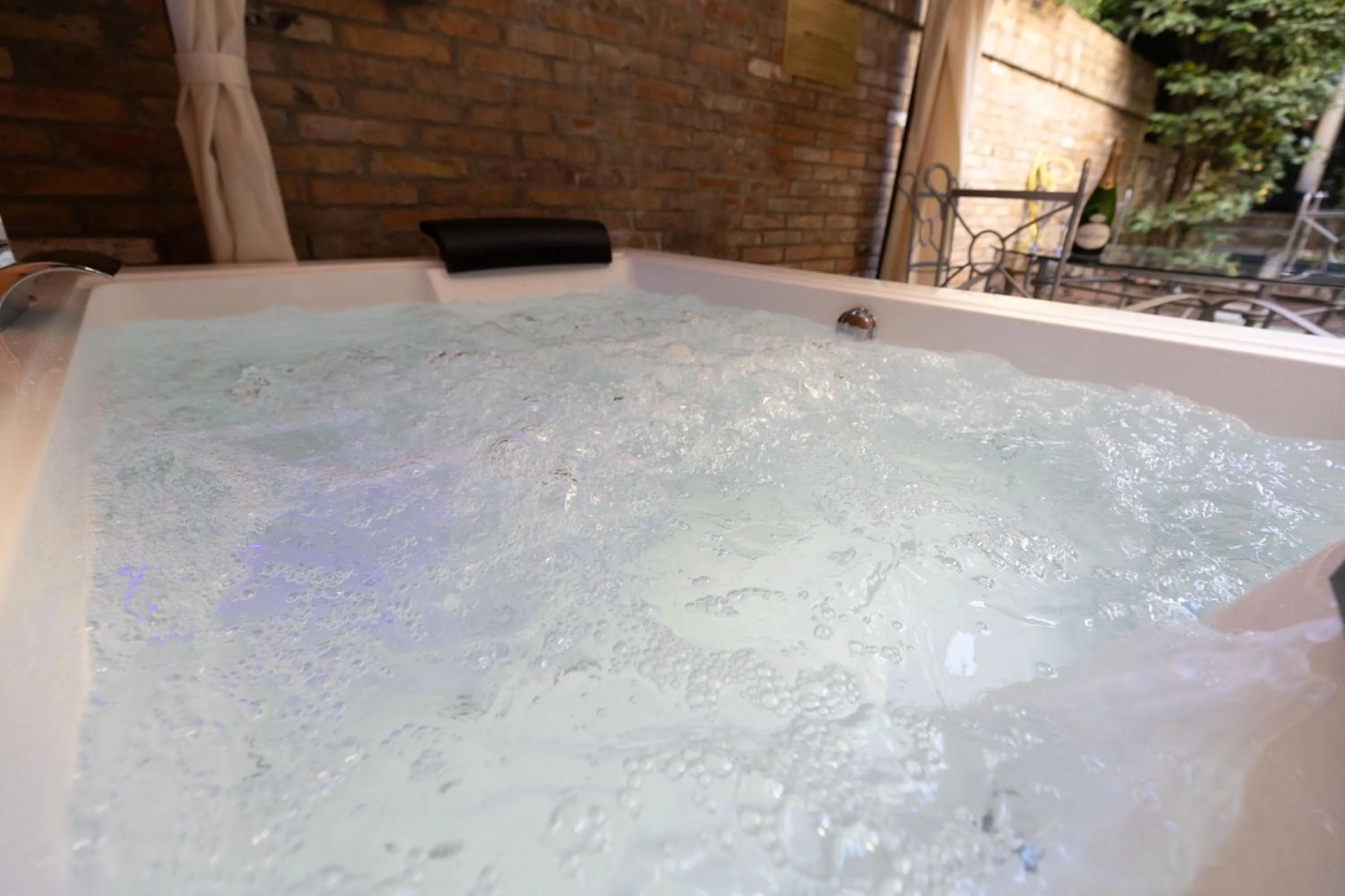 BolognaRoomscom - Isaia Garden Private Garden Spa Bath