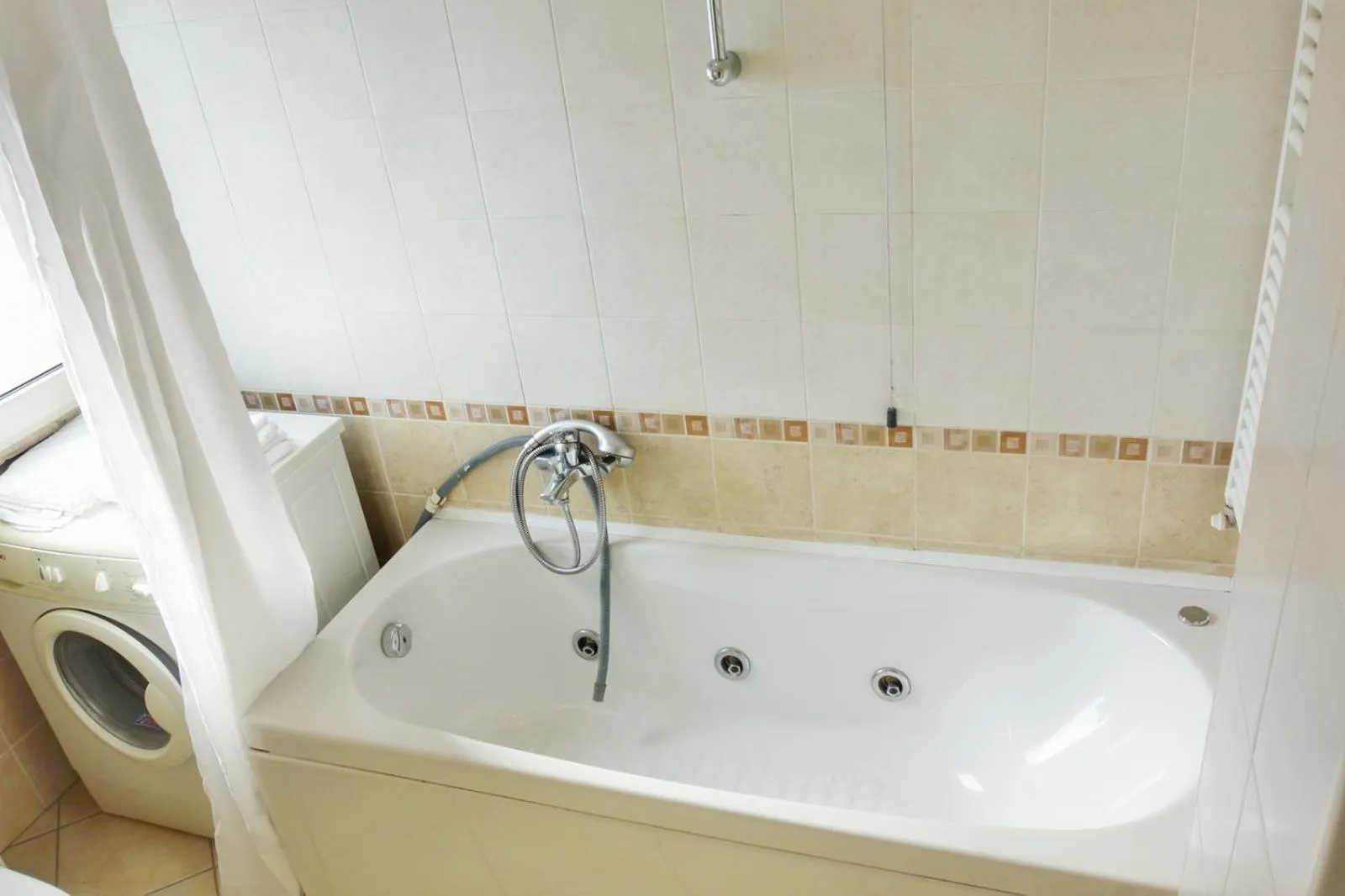 Toilet in Hotel Tridentum