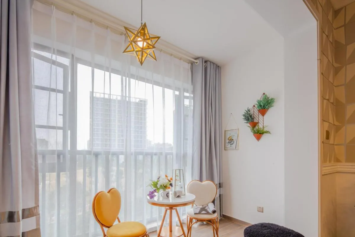 ChengDu Chenghua·Chengdu East Station· Locals Apartment 00137110