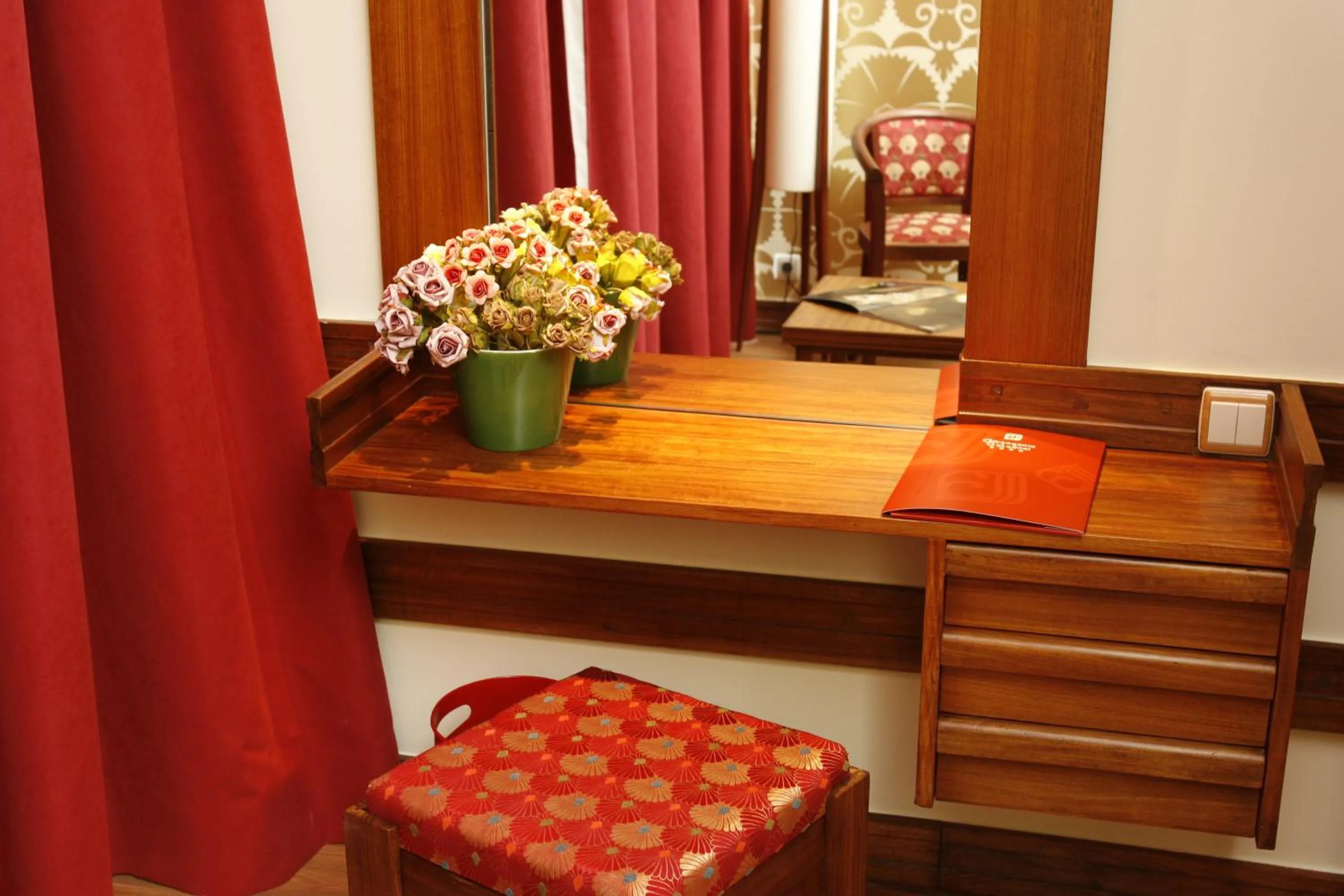 Seating area in Hotel Catedral