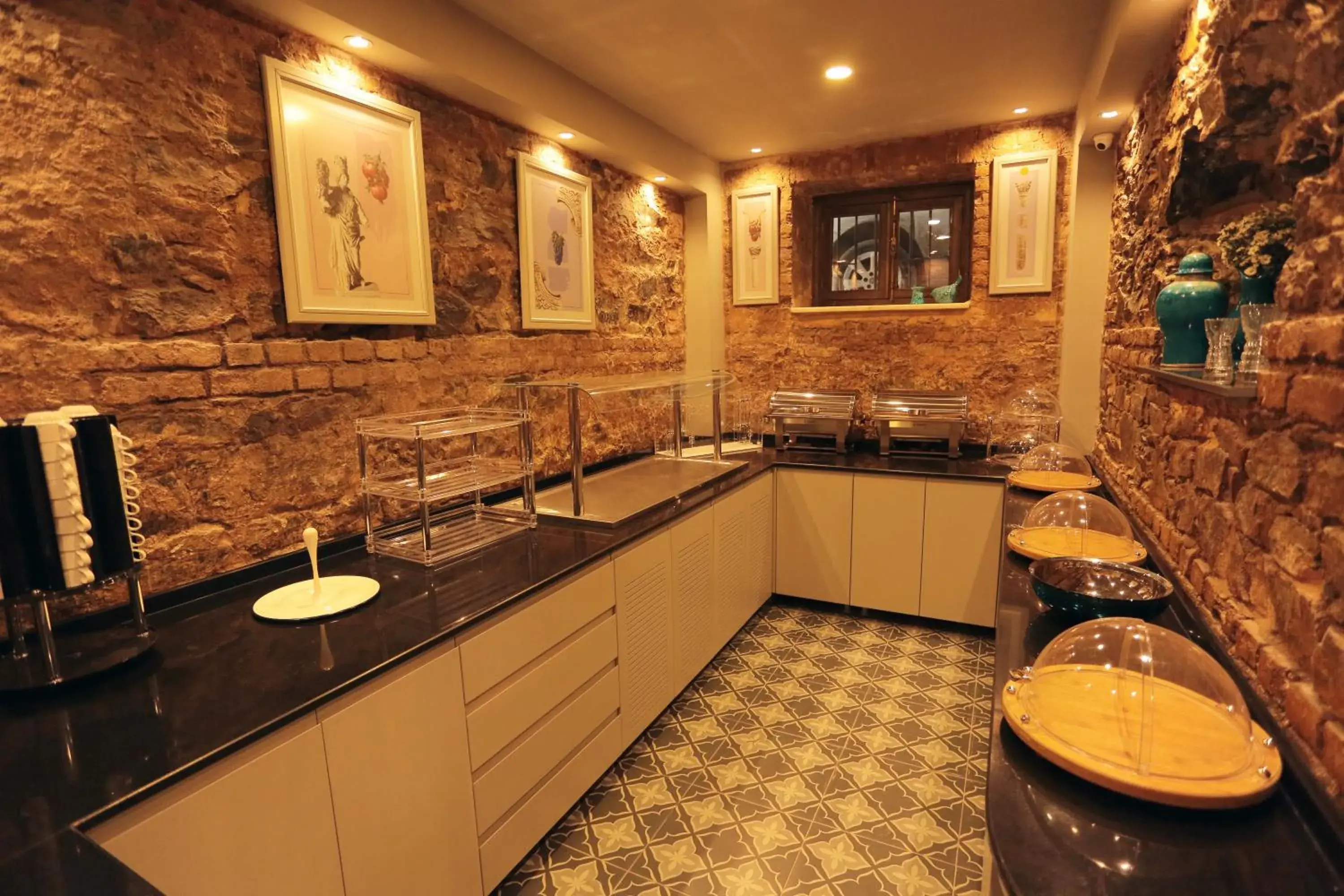 Restaurant/places to eat in Ferman Pera Hotel Restaurant/places to eat in Ferman Pera Hotel