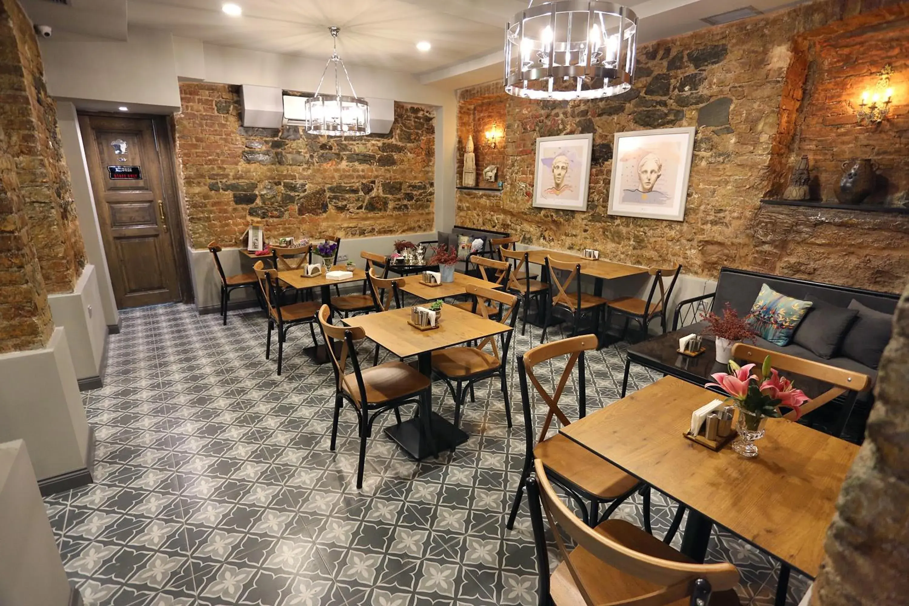 Restaurant/places to eat in Ferman Pera Hotel Restaurant/places to eat in Ferman Pera Hotel