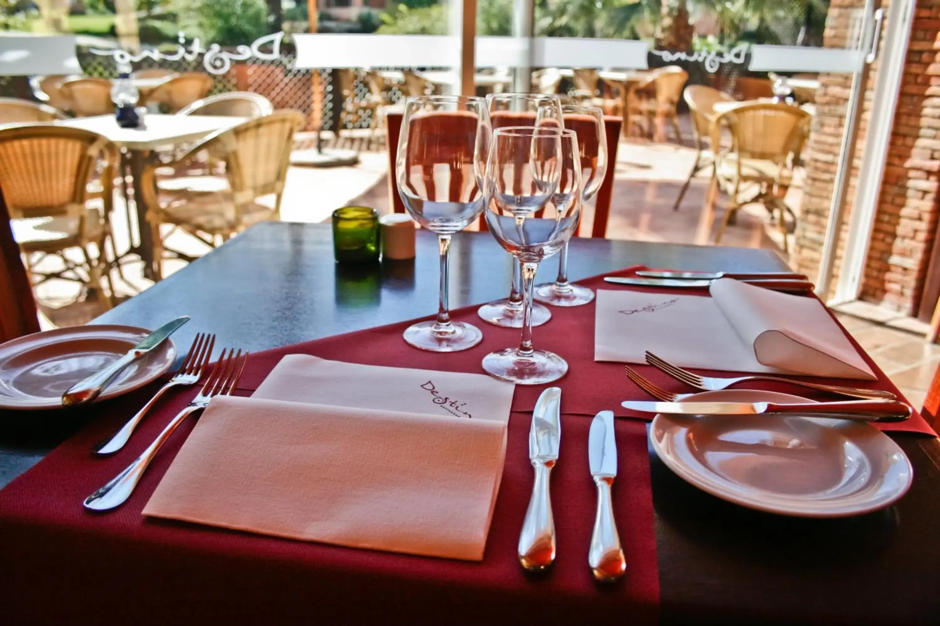 Restaurant/places to eat in Jardim da Meia Praia Resort Restaurant/places to eat in Jardim da Meia Praia Resort