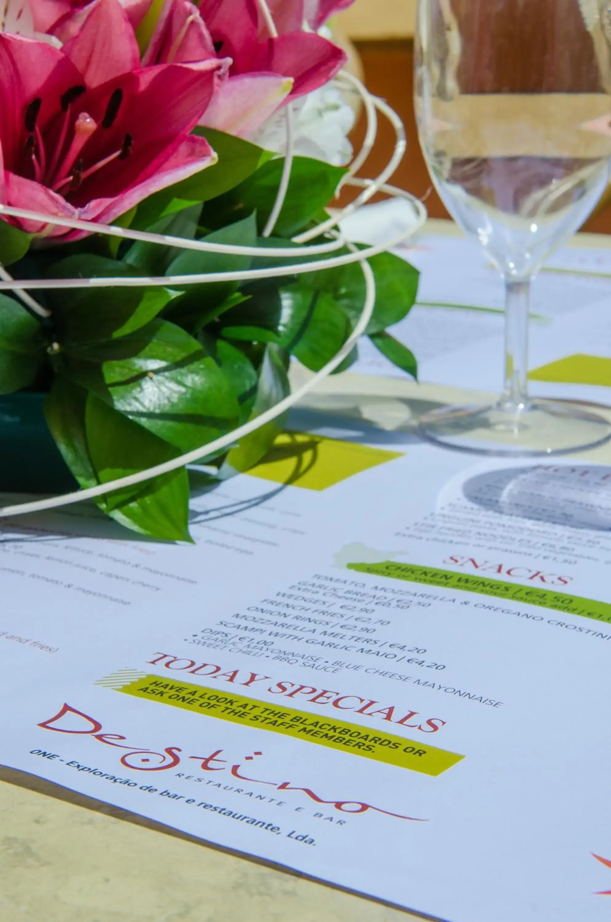 Restaurant/places to eat in Jardim da Meia Praia Resort Restaurant/places to eat in Jardim da Meia Praia Resort