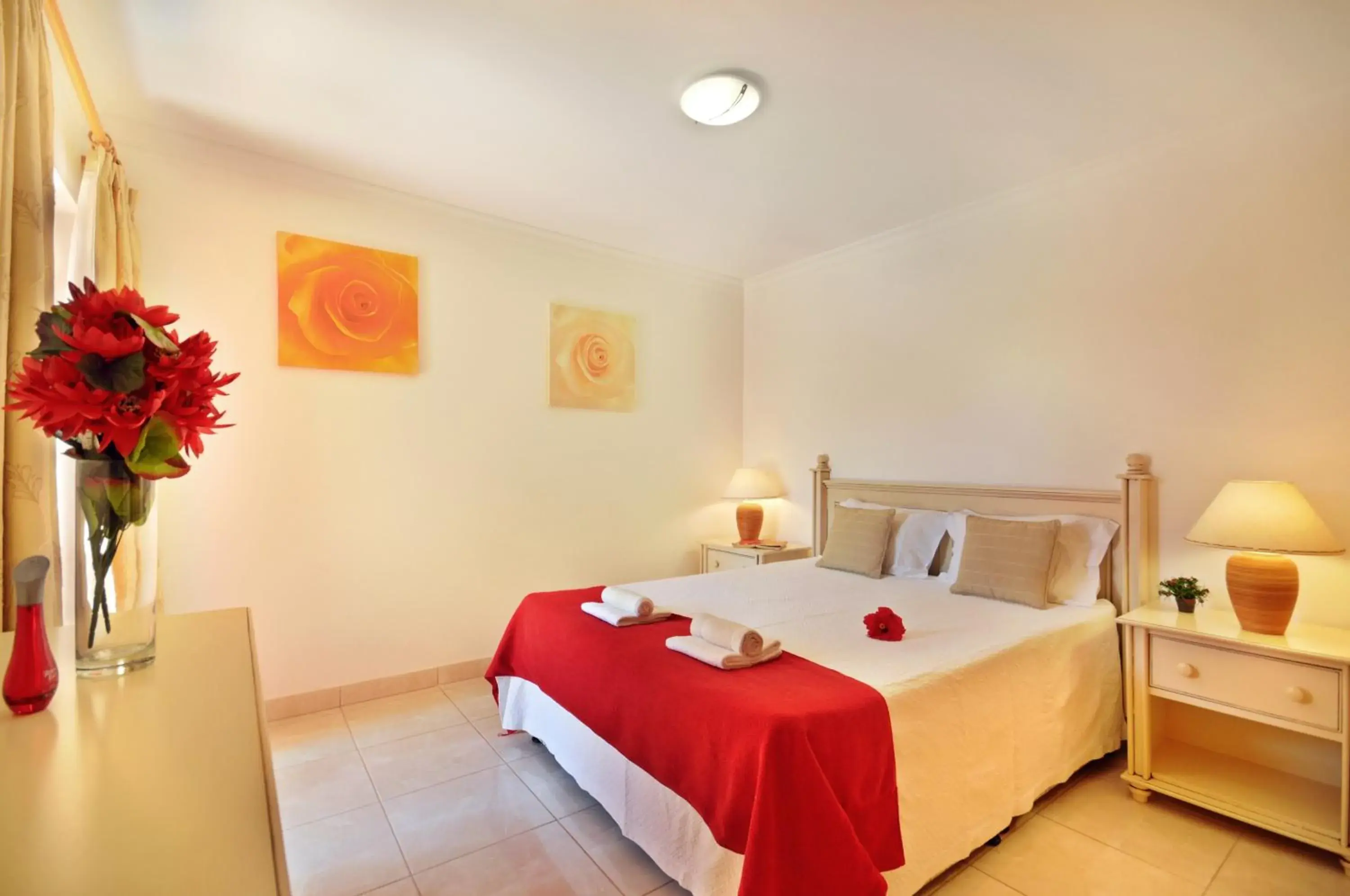 Bedroom, Bed in Jardim da Meia Praia Resort Bedroom, Bed in Jardim da Meia Praia Resort