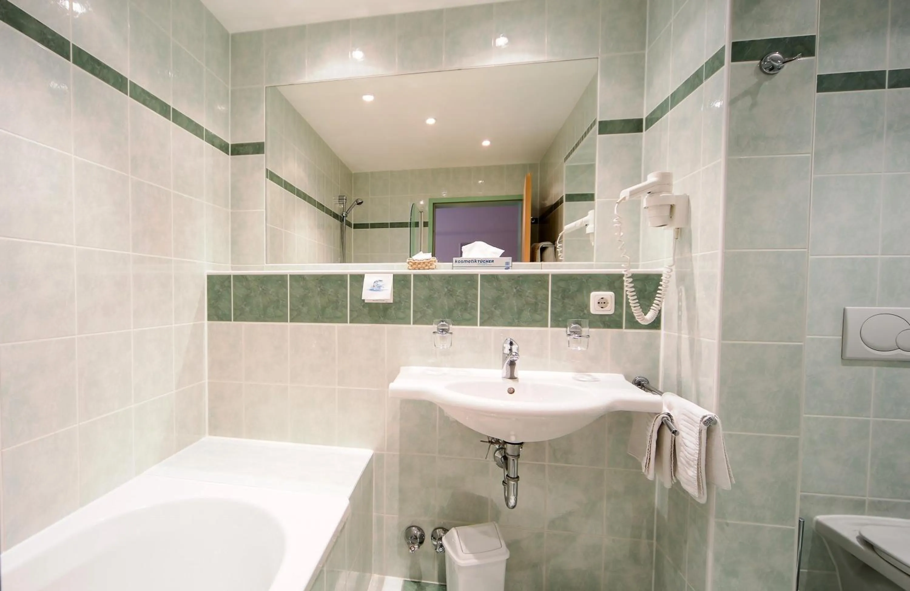 Bathroom in Hotel zum Kirchenwirt Mariazell