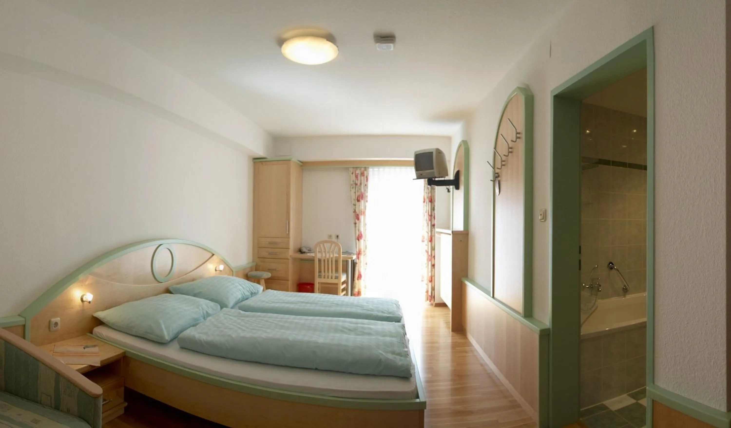 Bed in Hotel zum Kirchenwirt Mariazell