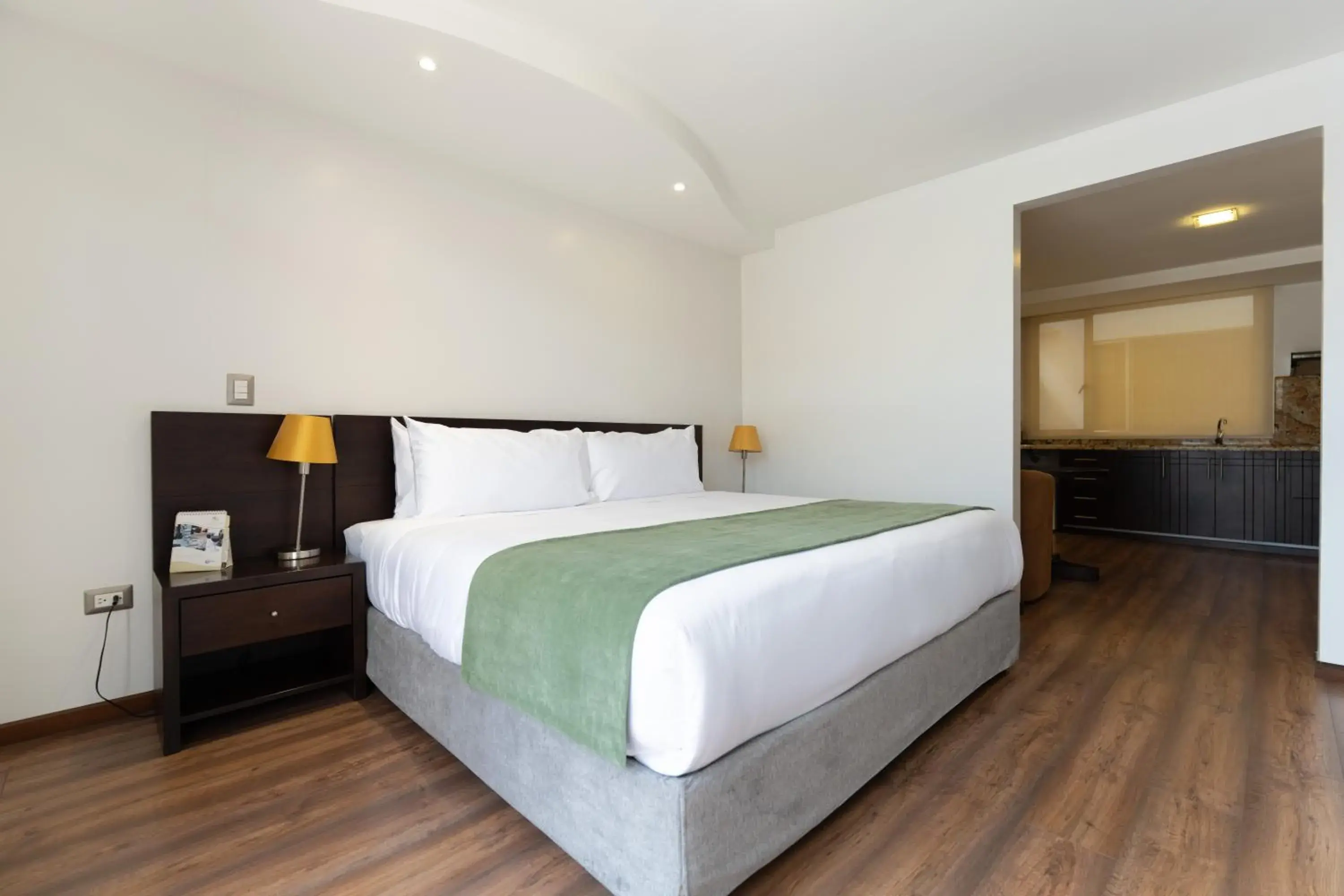 Queen Suite with Spa Bath in Zamorano Real Hotel Queen Suite with Spa Bath in Zamorano Real Hotel