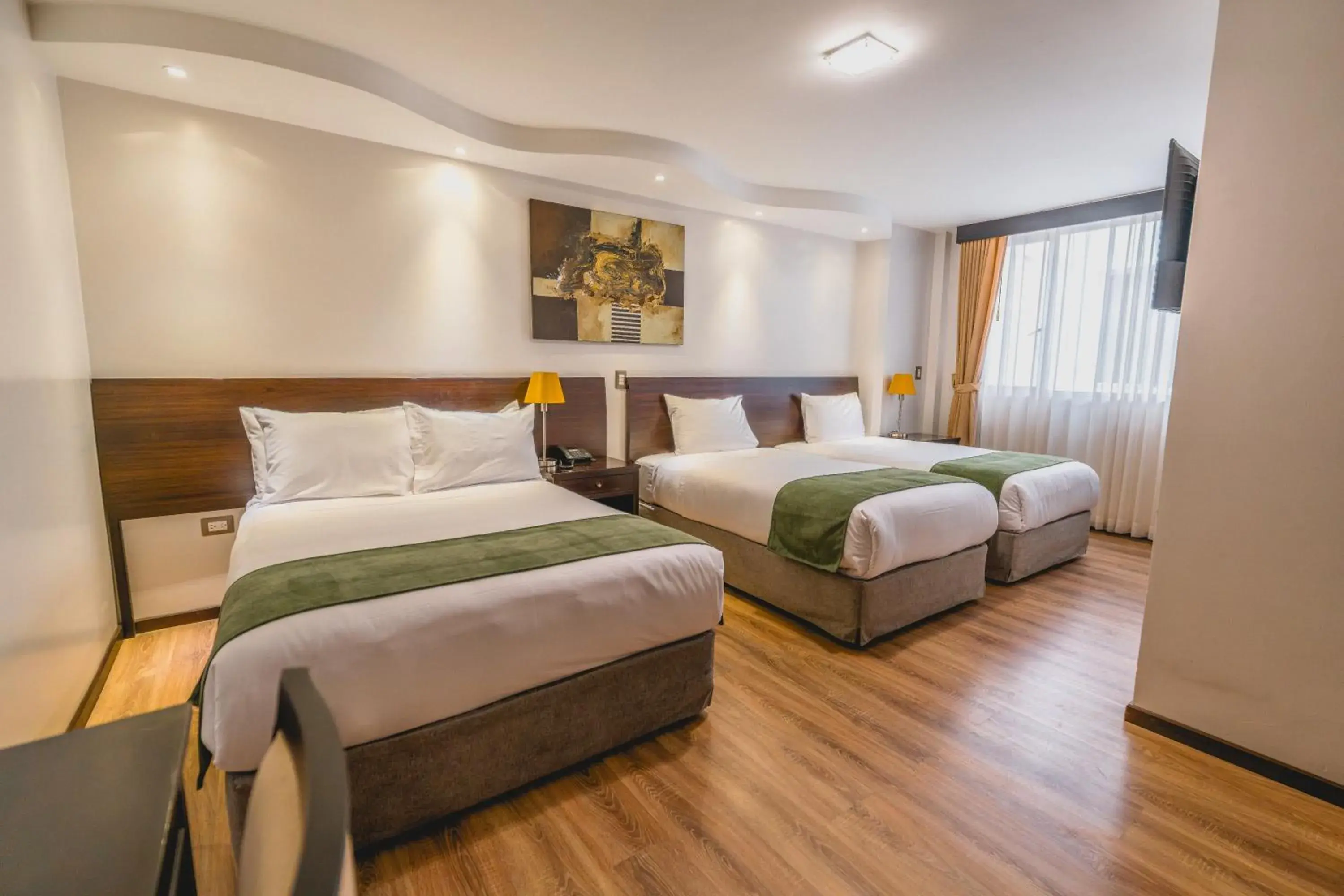 Classic Triple Room in Zamorano Real Hotel Classic Triple Room in Zamorano Real Hotel