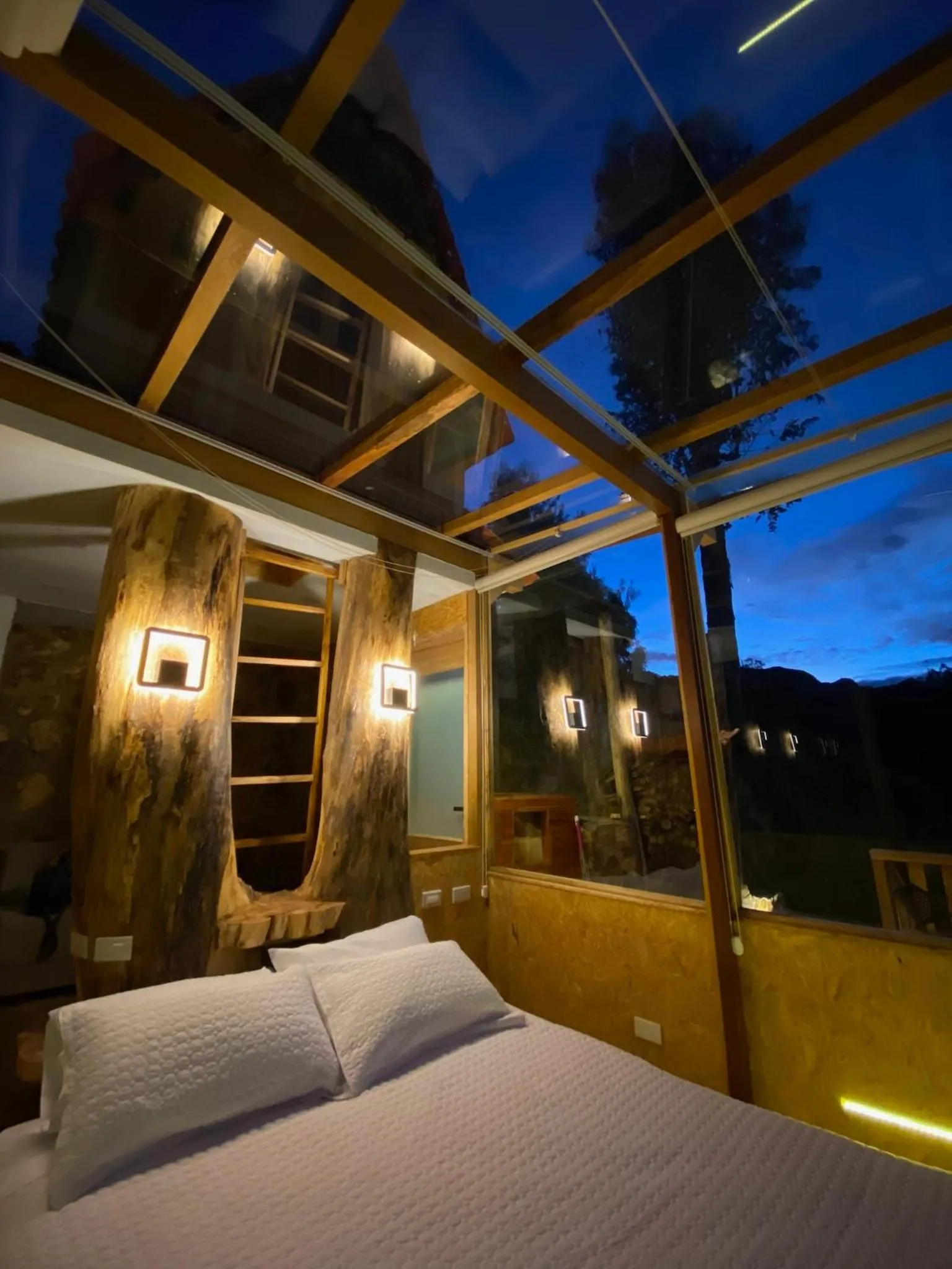 Bedroom, Bed in Killary Lodge & Glamping