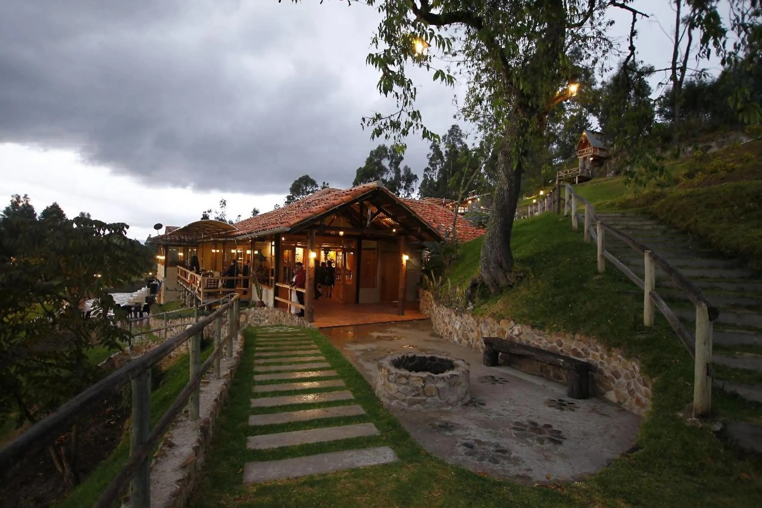 Killary Lodge & Glamping