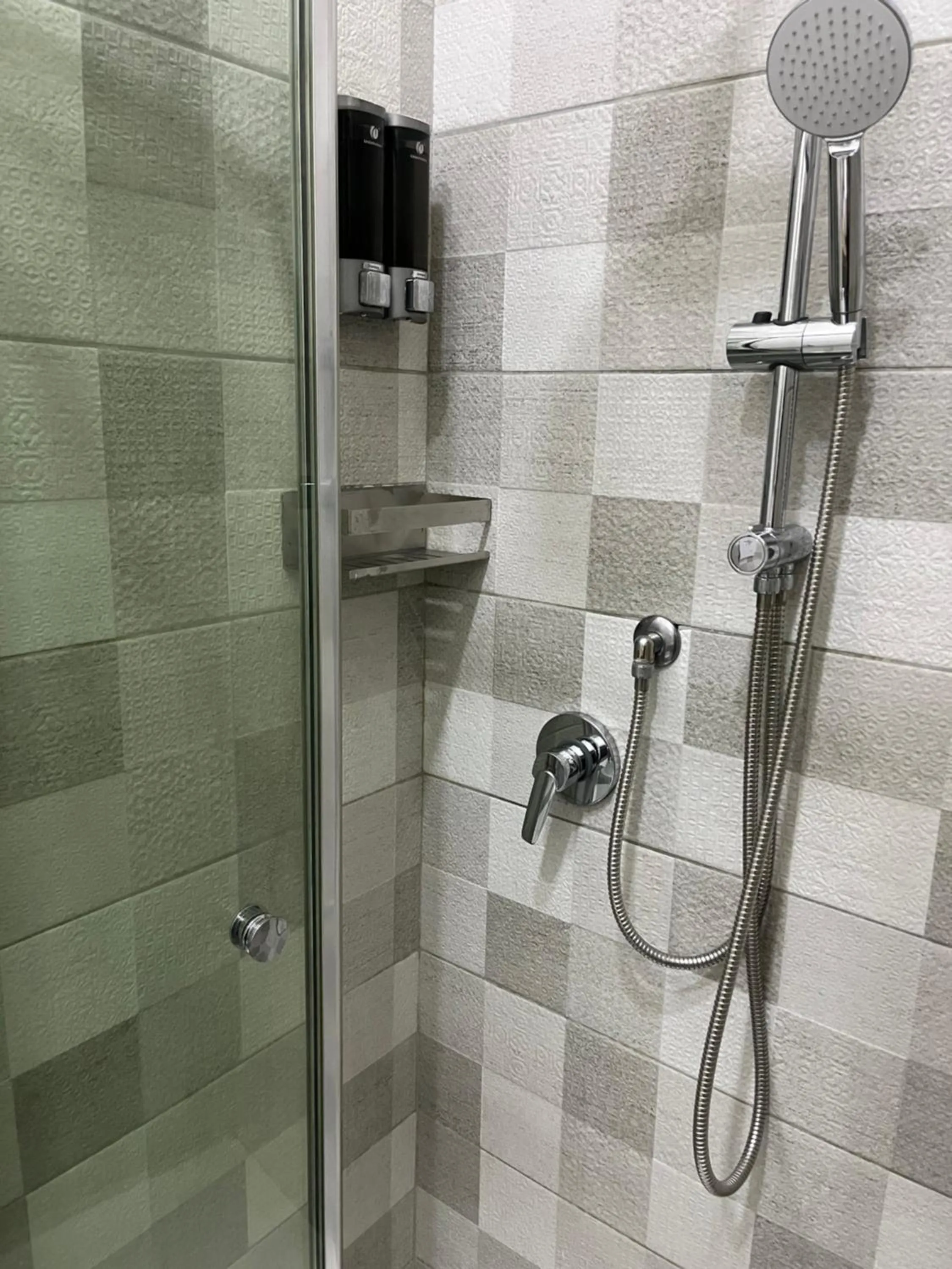 Shower in Napoli DownTown