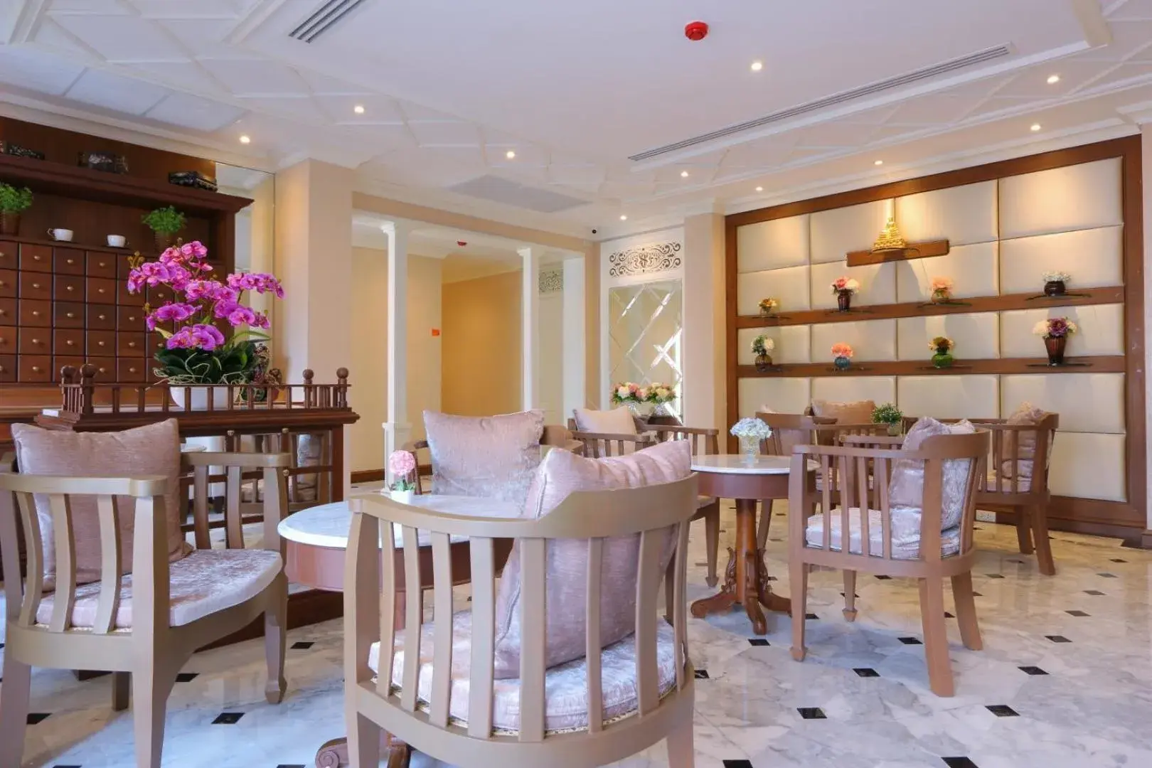 Lobby or reception in Hiranyakul House Riverside Lobby or reception in Hiranyakul House Riverside