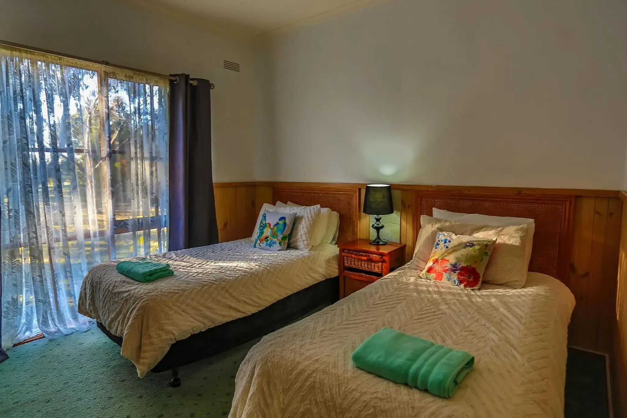 Bed in Mountain View Motor Inn & Holiday Lodges Bed in Mountain View Motor Inn & Holiday Lodges