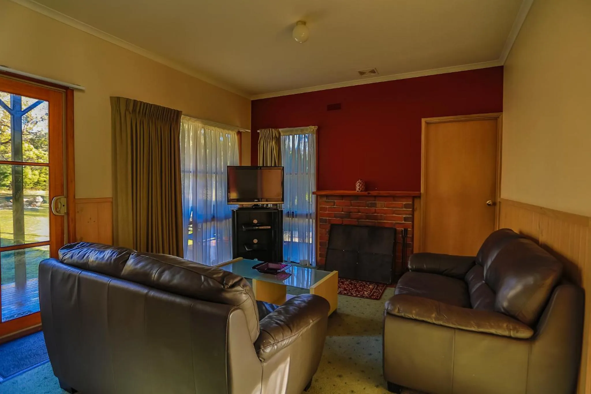 Living room in Mountain View Motor Inn & Holiday Lodges