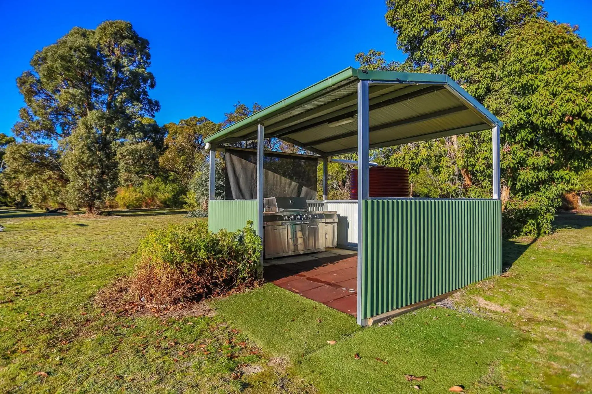 BBQ facilities in Mountain View Motor Inn & Holiday Lodges BBQ facilities in Mountain View Motor Inn & Holiday Lodges