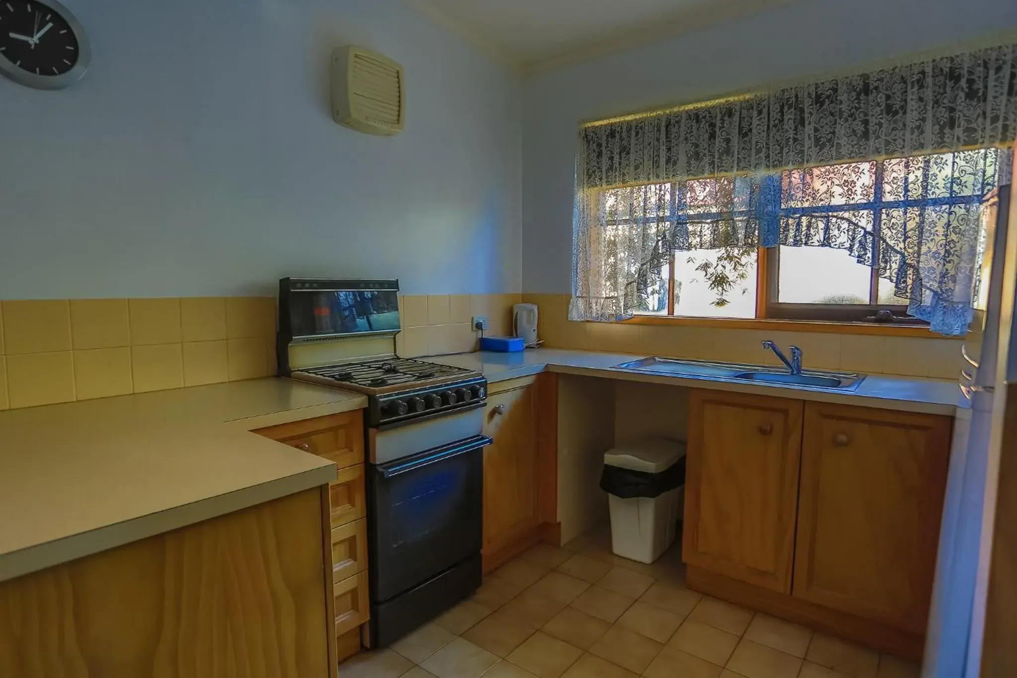 Kitchen or kitchenette in Mountain View Motor Inn & Holiday Lodges Kitchen or kitchenette in Mountain View Motor Inn & Holiday Lodges