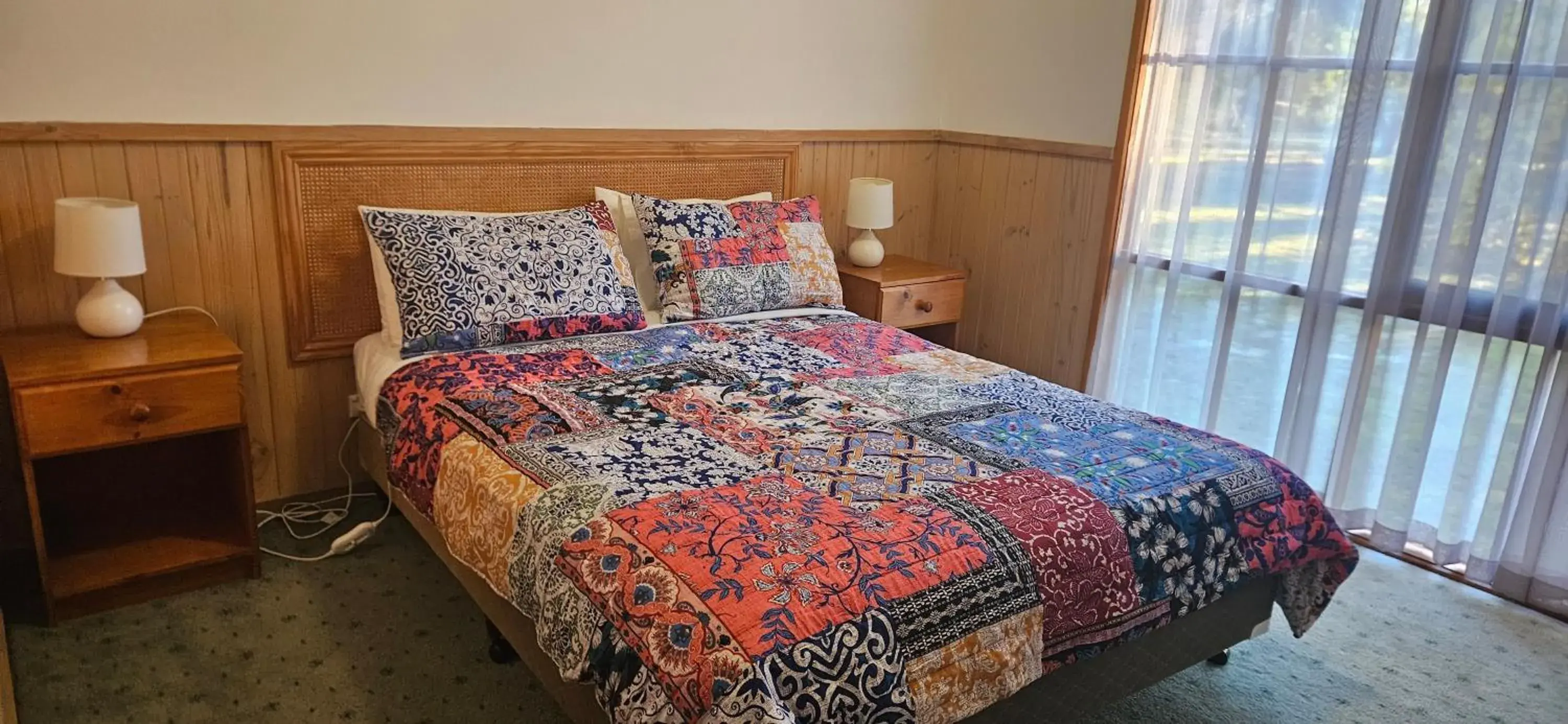 Bedroom, Bed in Mountain View Motor Inn & Holiday Lodges Bedroom, Bed in Mountain View Motor Inn & Holiday Lodges
