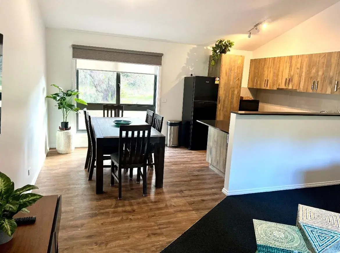 Two-Bedroom Villa in Mountain View Motor Inn & Holiday Lodges Two-Bedroom Villa in Mountain View Motor Inn & Holiday Lodges