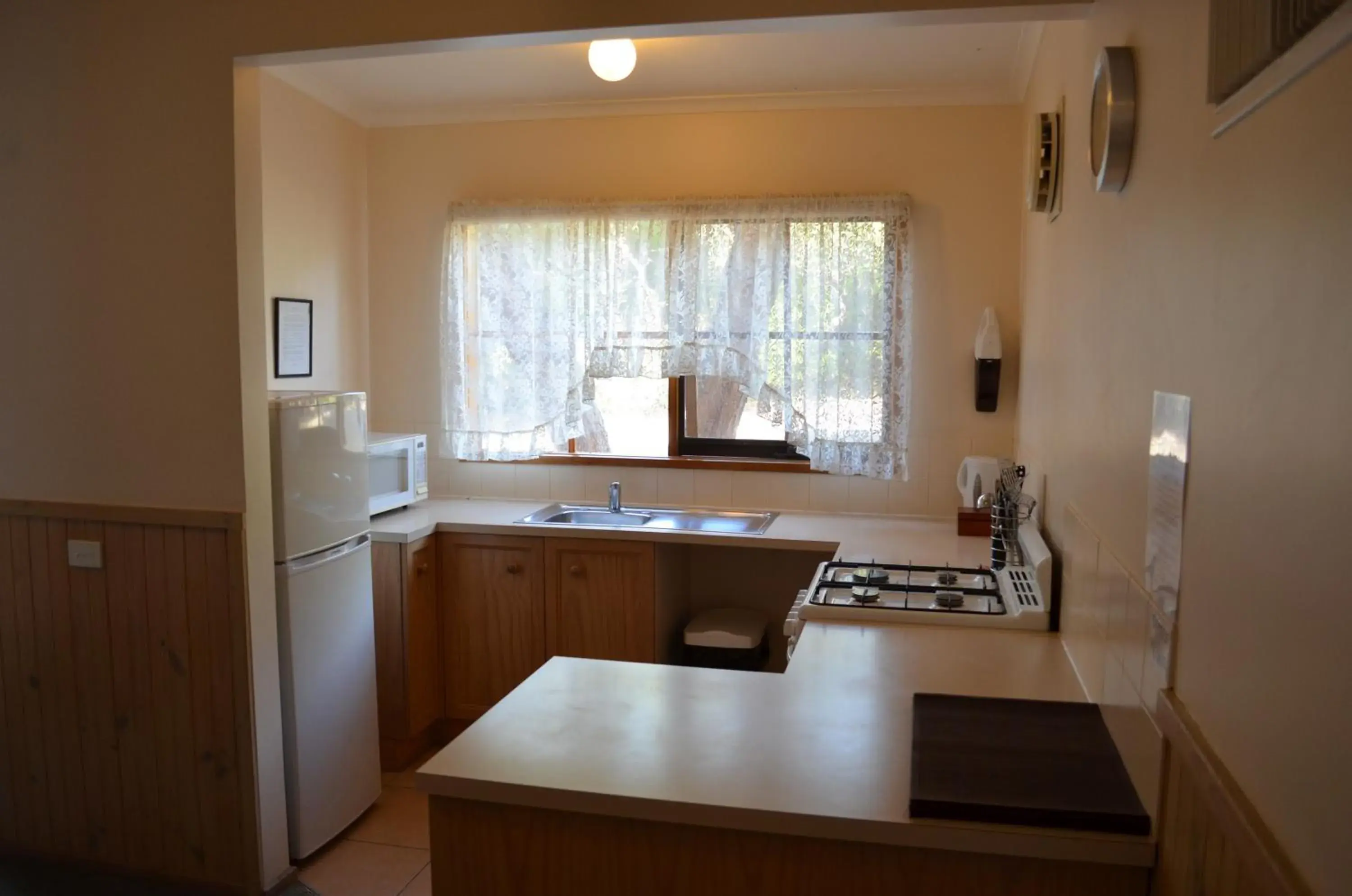 Kitchen or kitchenette in Mountain View Motor Inn & Holiday Lodges Kitchen or kitchenette in Mountain View Motor Inn & Holiday Lodges