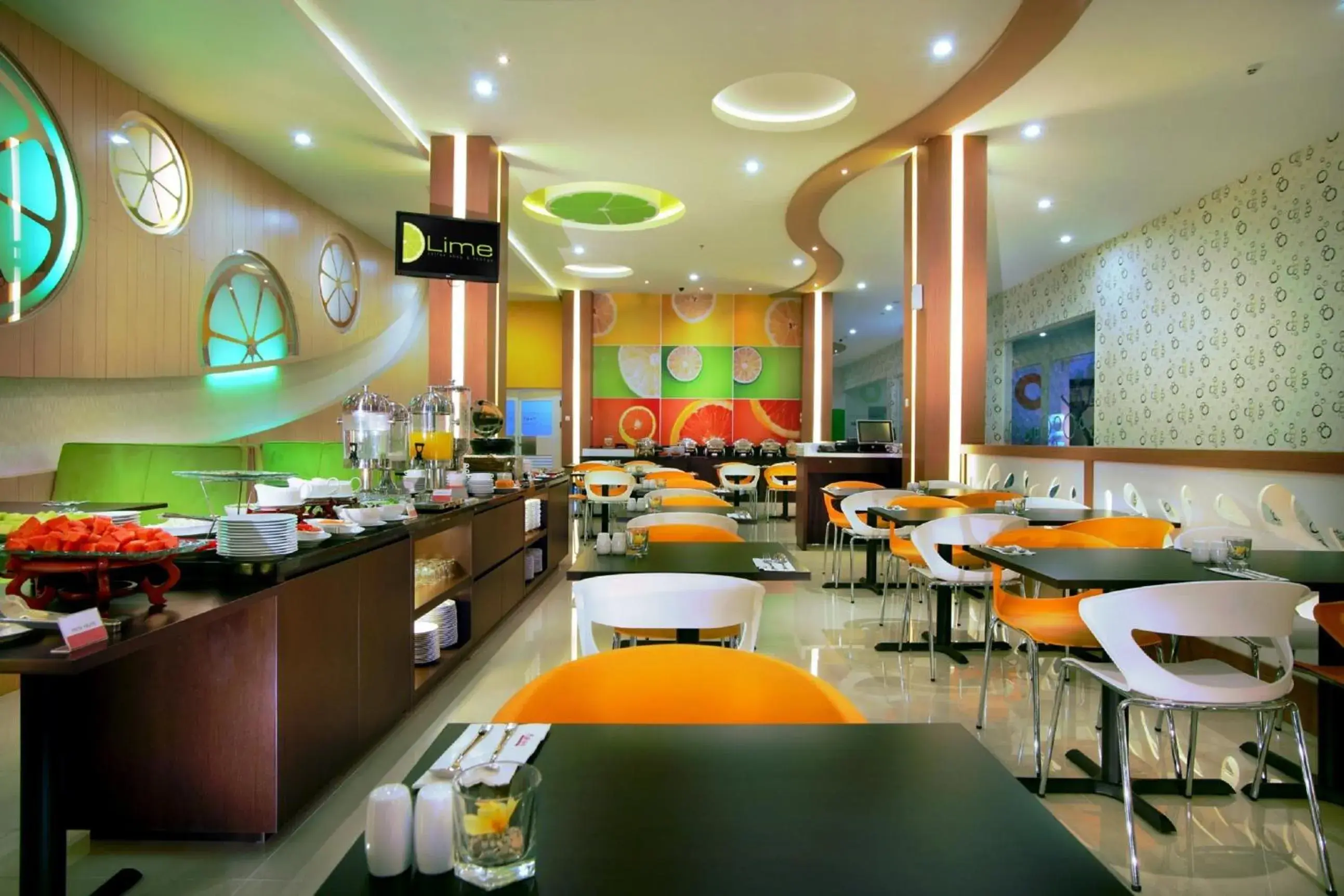 Restaurant/places to eat in favehotel Kusumanegara Restaurant/places to eat in favehotel Kusumanegara