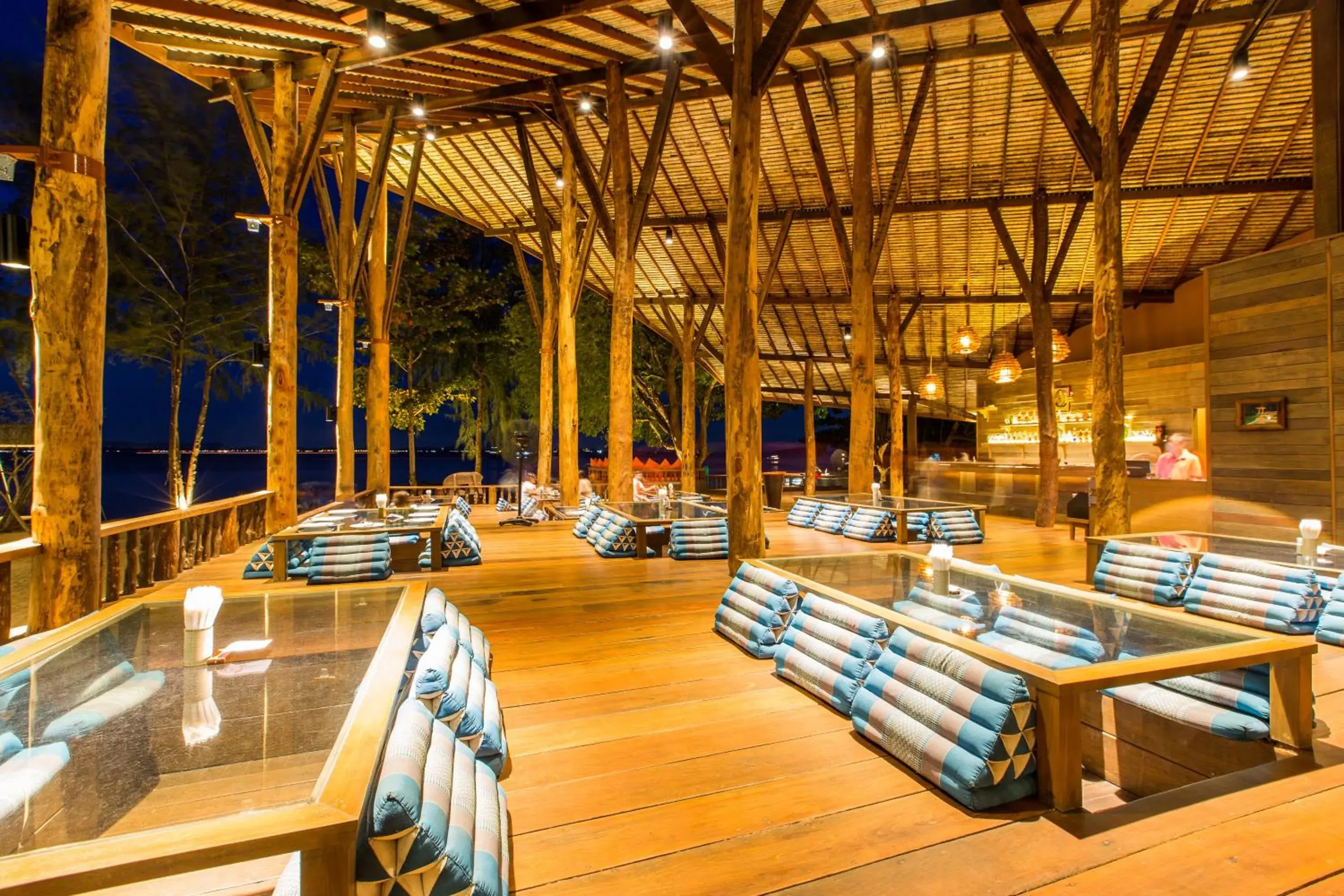 Restaurant/places to eat in Baan Ploy Sea Restaurant/places to eat in Baan Ploy Sea