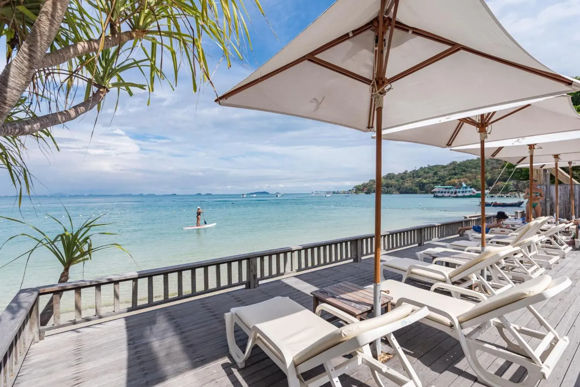 Property building in Baan Ploy Sea Property building in Baan Ploy Sea