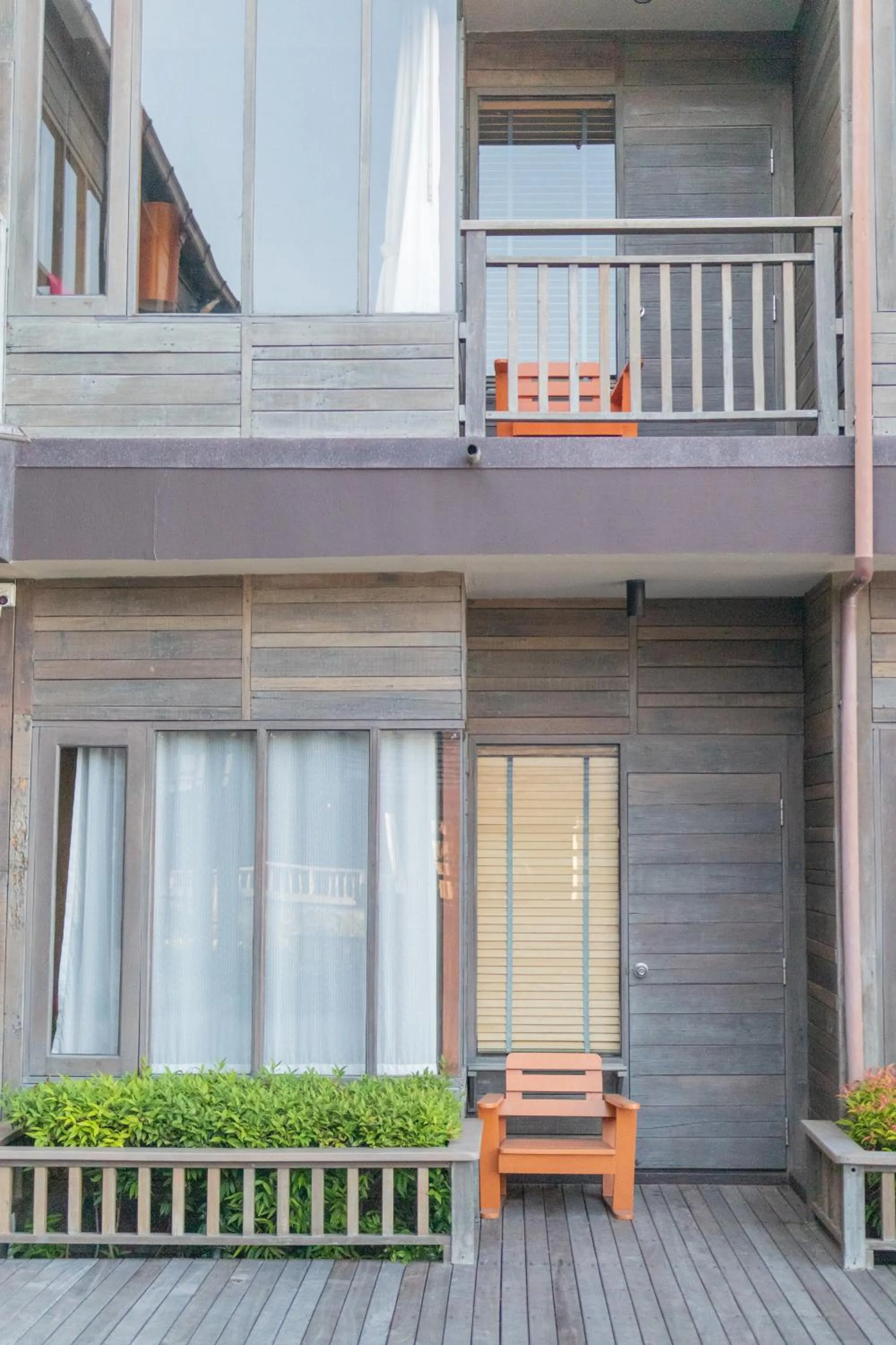 Facade/entrance in Baan Ploy Sea