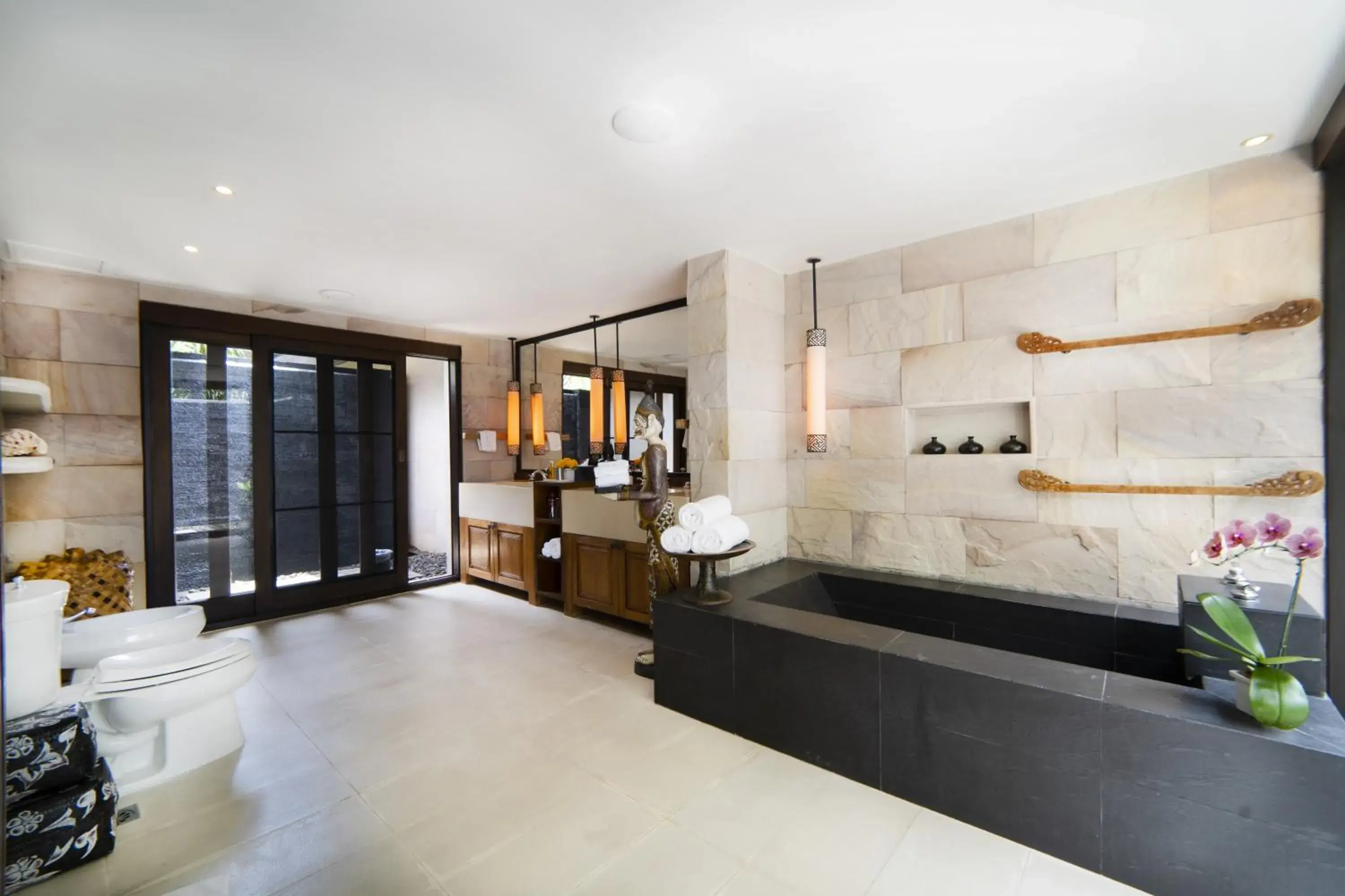 Bathroom, Lobby/Reception in Tamarind Exclusive Villa