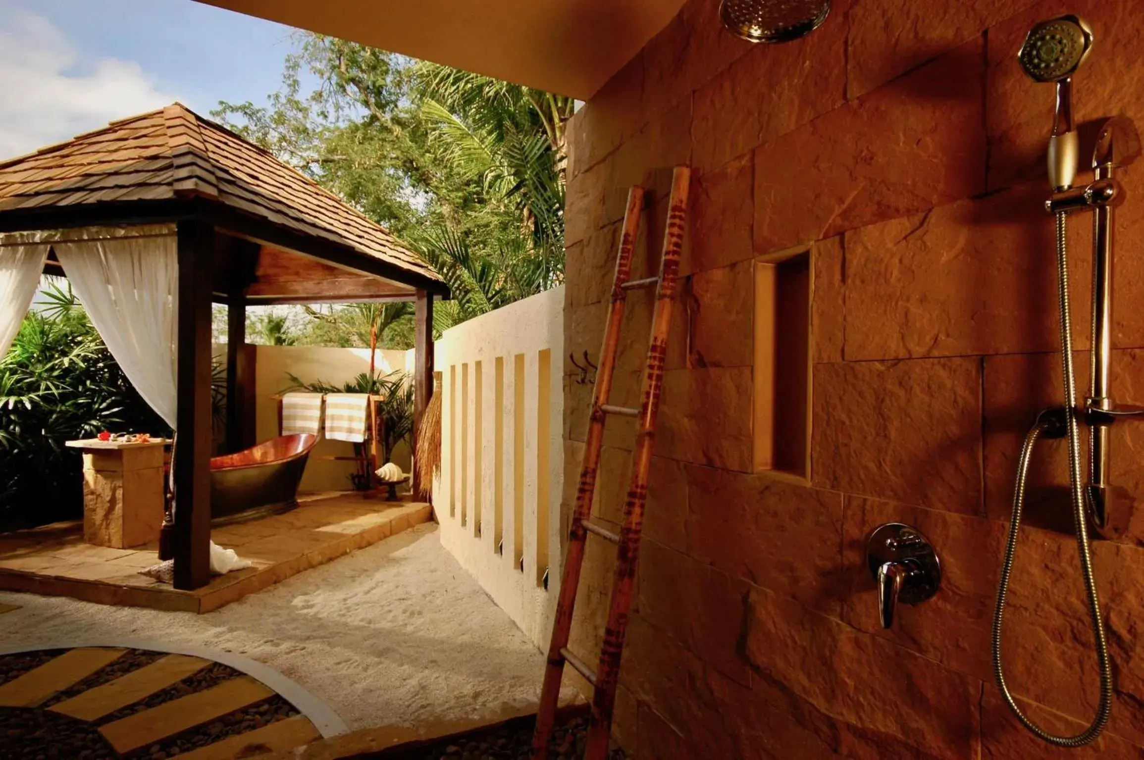 Shower in Tamarind Exclusive Villa