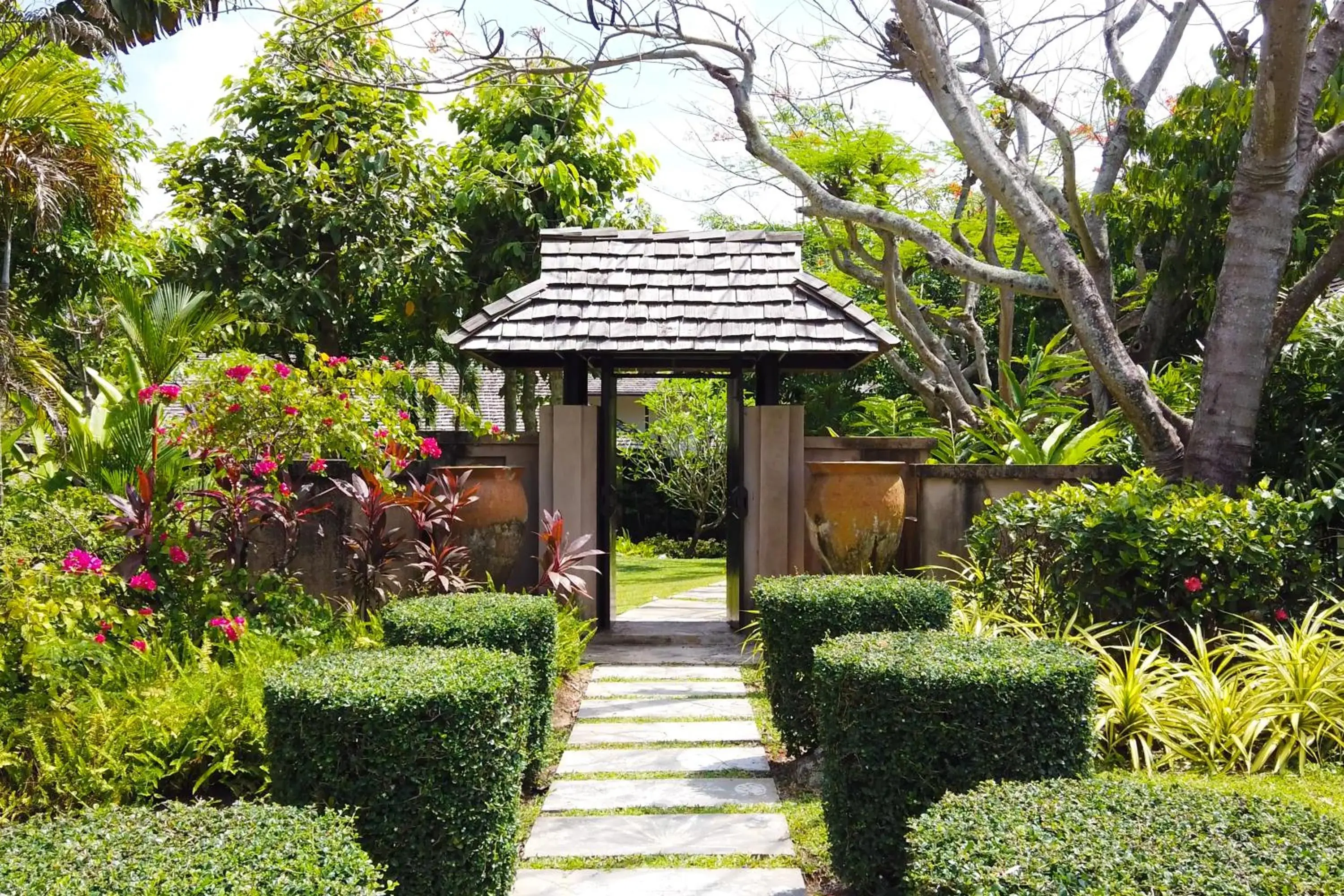 Facade/entrance, Garden in Tamarind Exclusive Villa