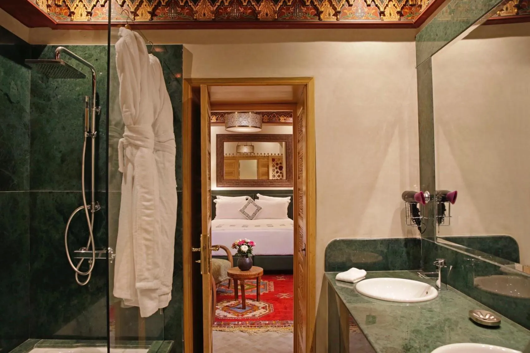 Bathroom in Elegancia Riad Boutique & SPA