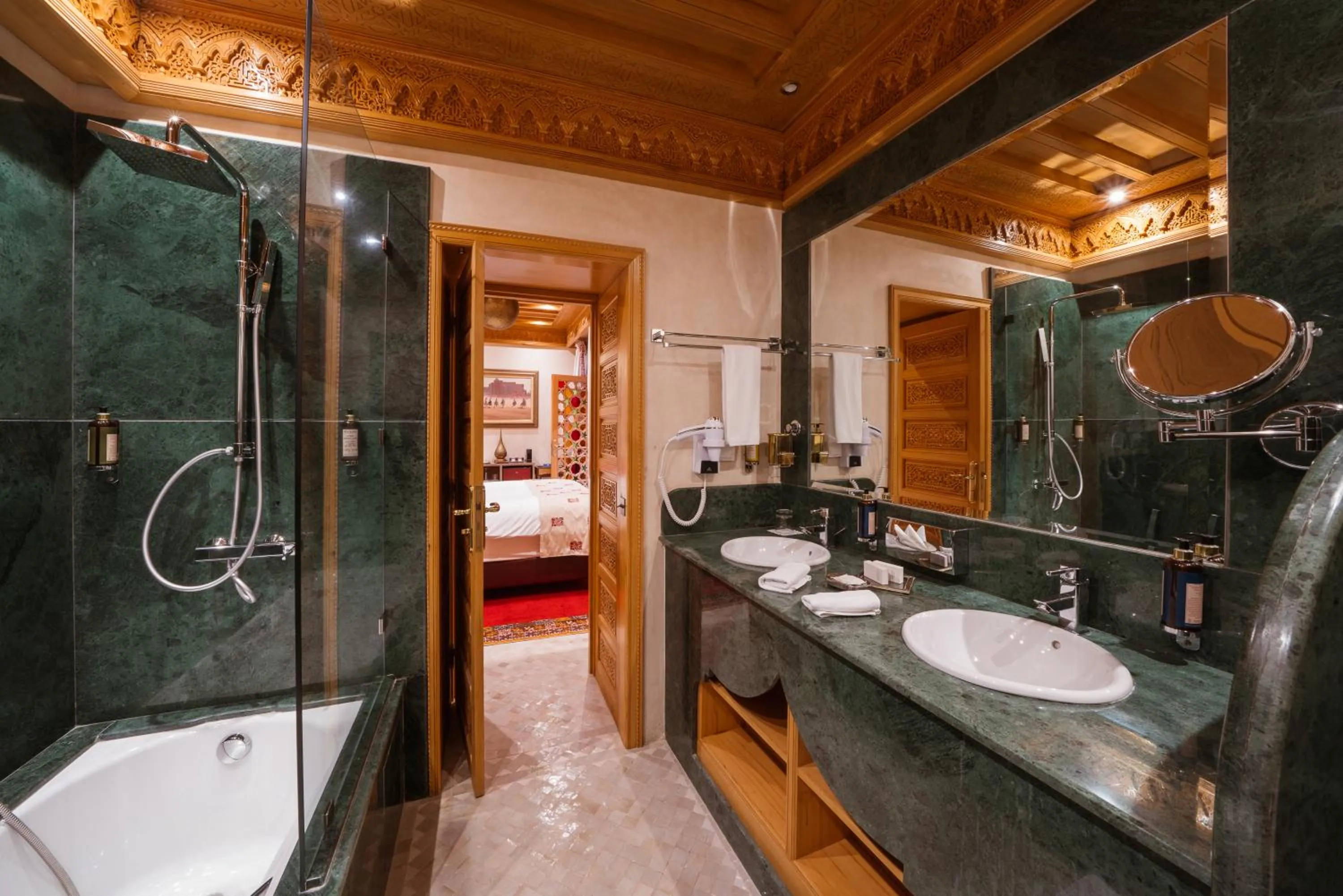 Bathroom, Bed in Elegancia Riad Boutique & SPA