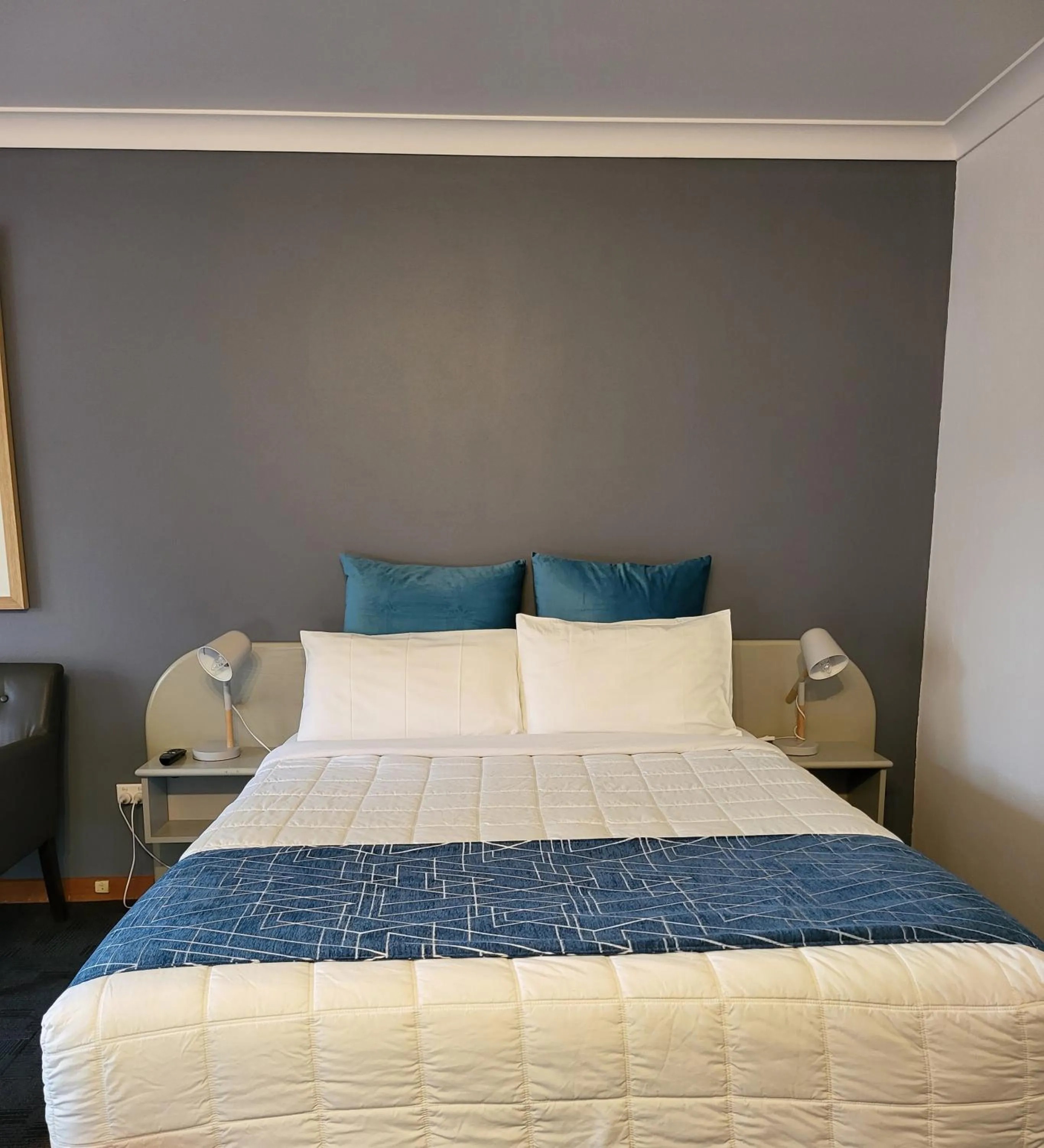 Bed in Parkway Motel