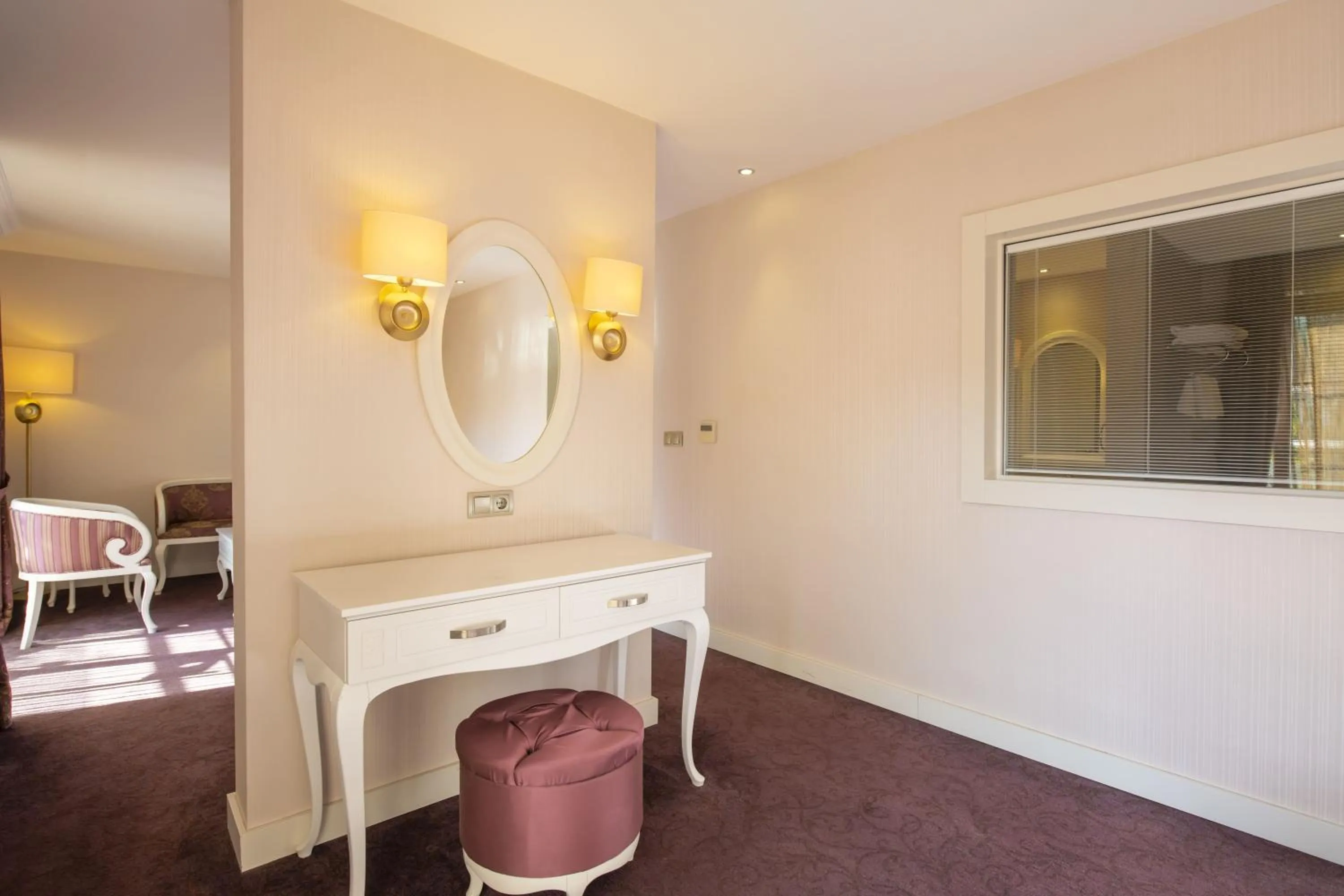 Photo of the whole room in Han Deluxe Hotel