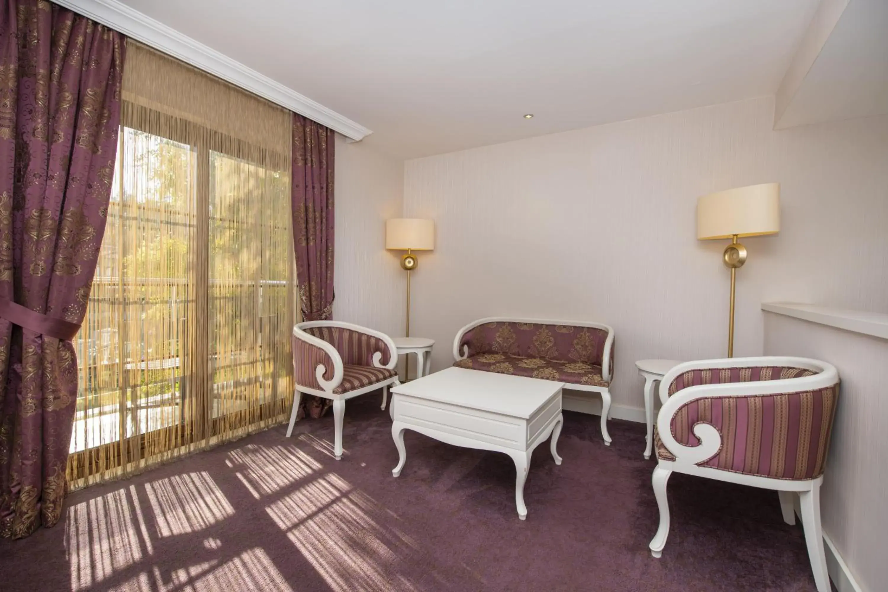 Photo of the whole room, Bed in Han Deluxe Hotel Photo of the whole room, Bed in Han Deluxe Hotel