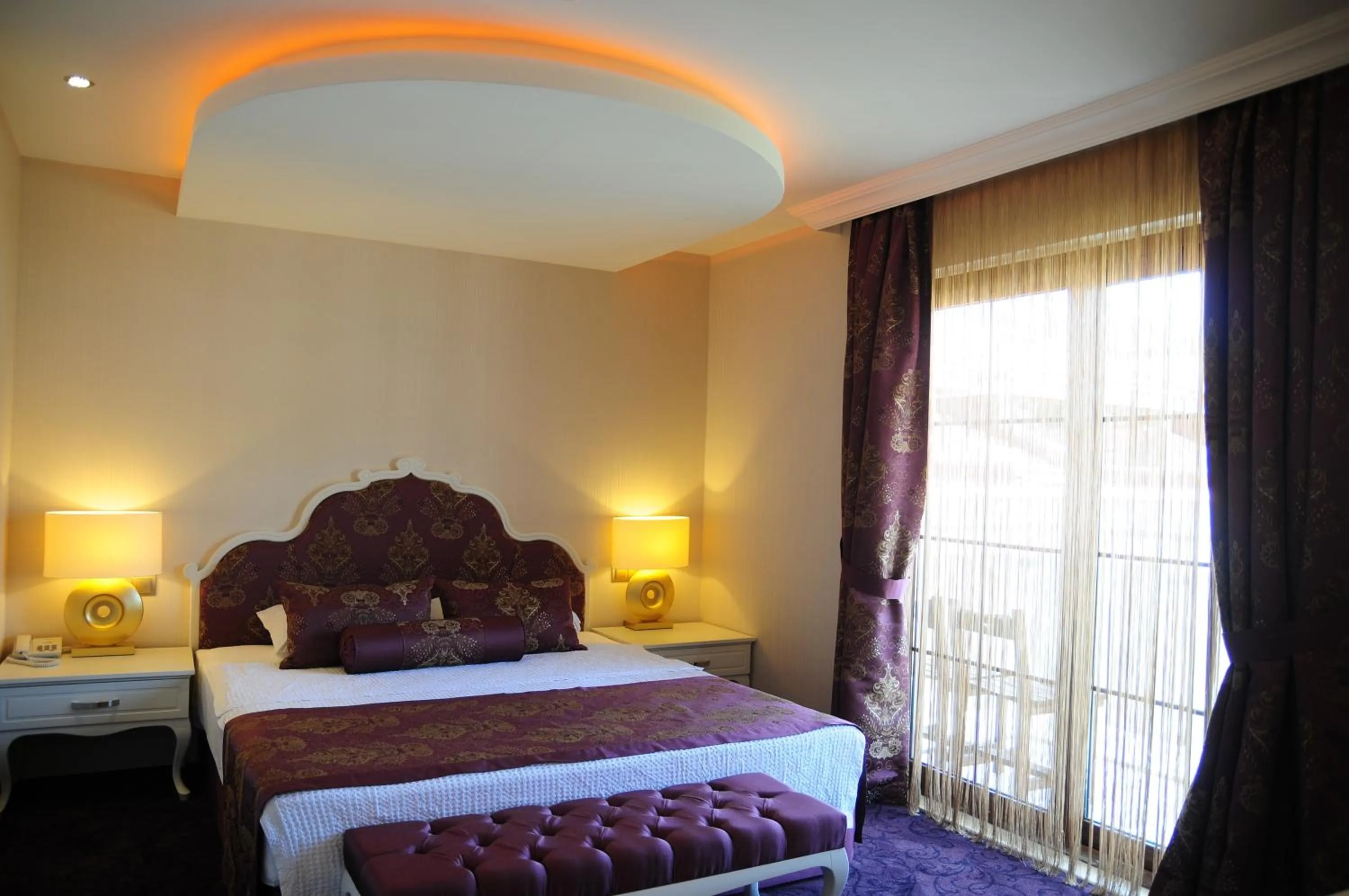 Photo of the whole room in Han Deluxe Hotel