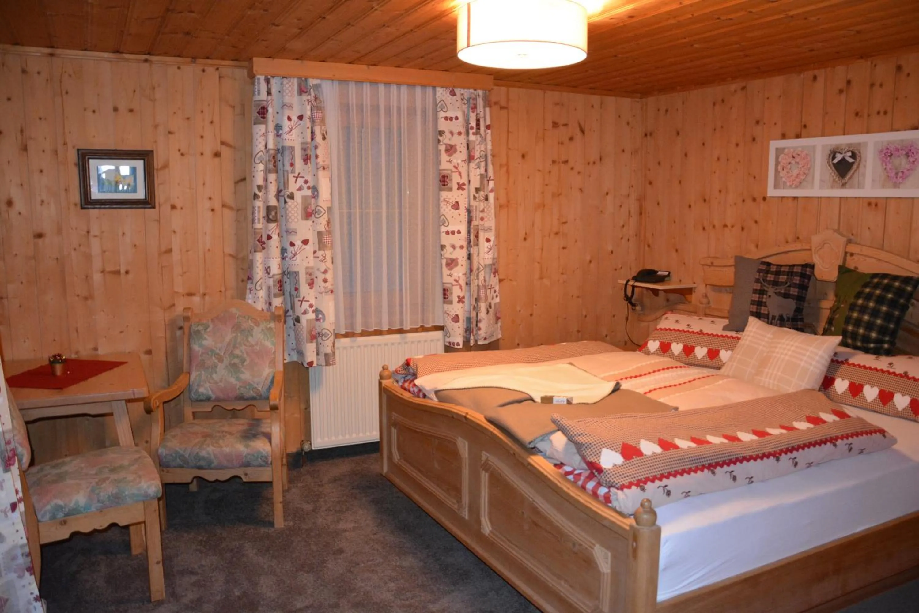 Bed in Hotel Gasthaus Schwarzenstein