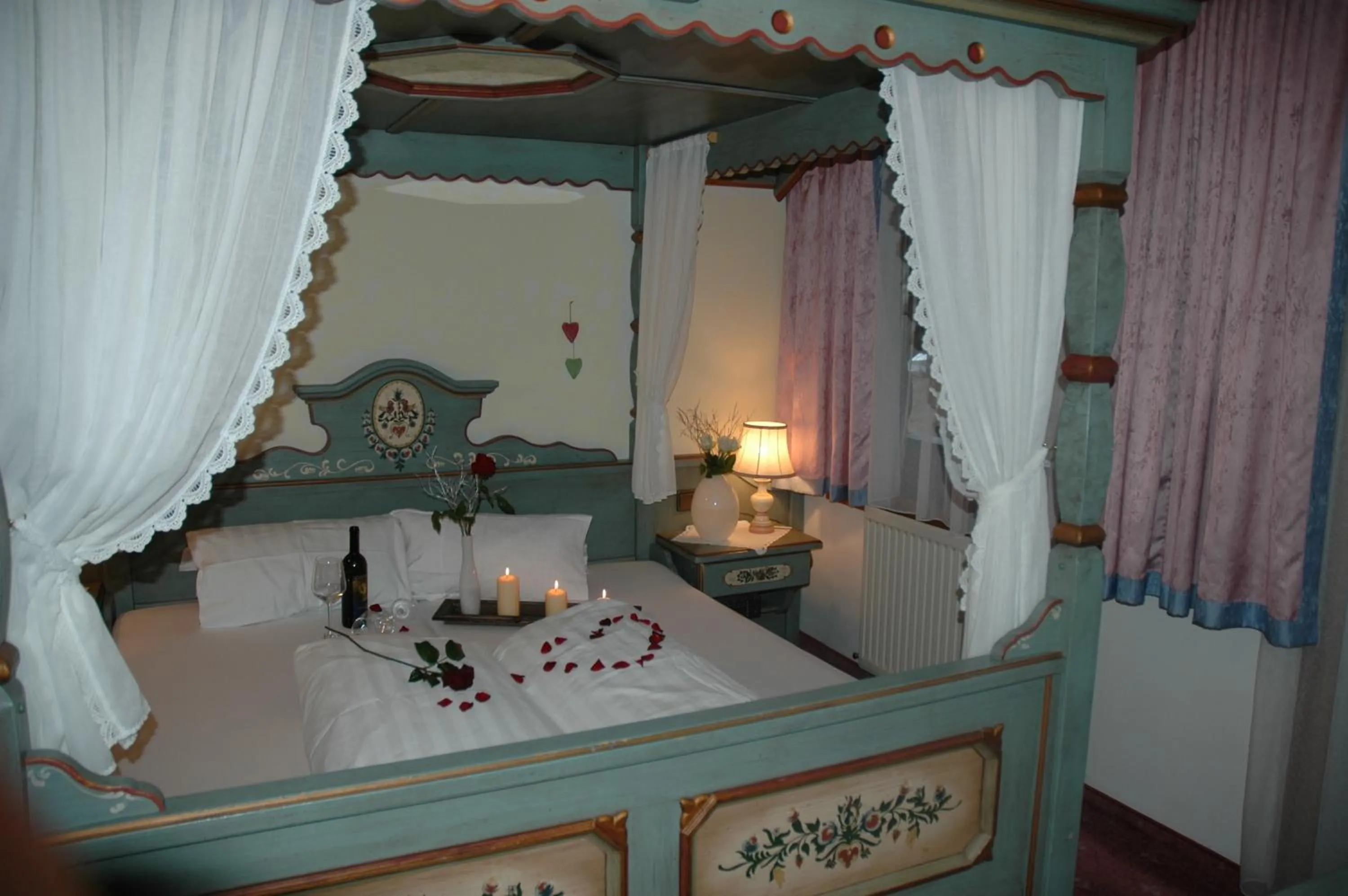 Bed in Hotel Gasthaus Schwarzenstein