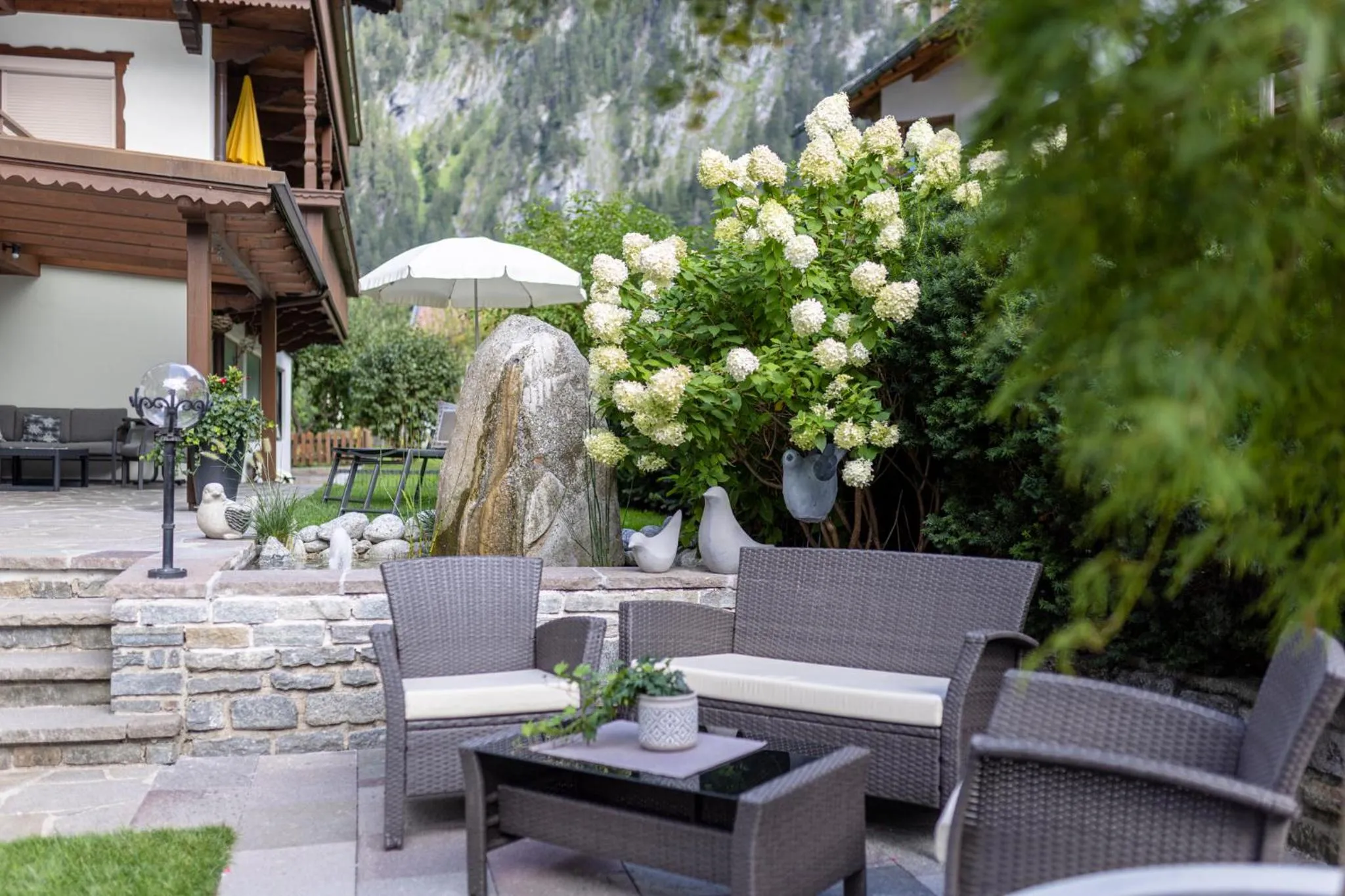 Garden in Appart & Hotel Garni Villa Knauer