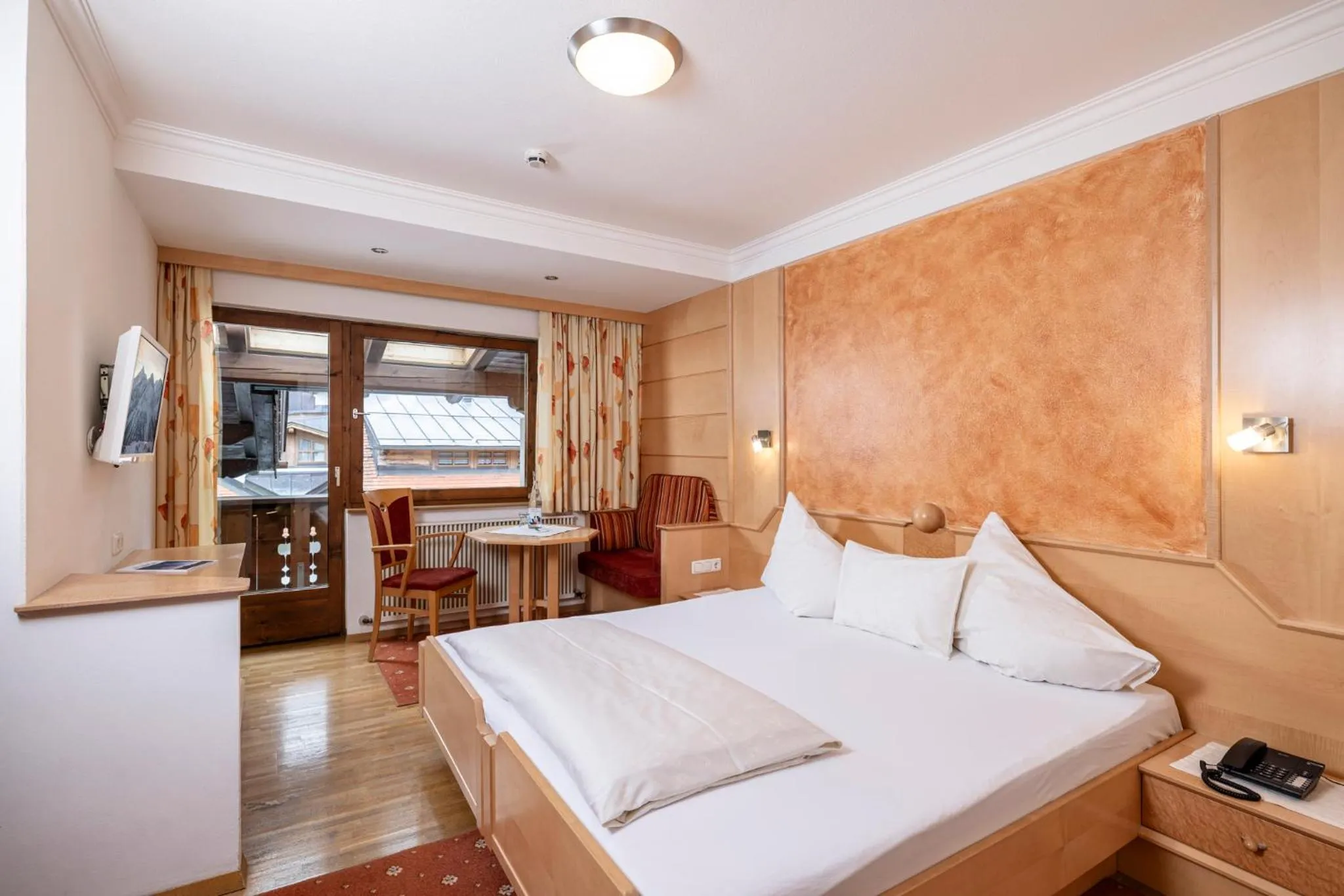 Photo of the whole room, Bed in Appart & Hotel Garni Villa Knauer