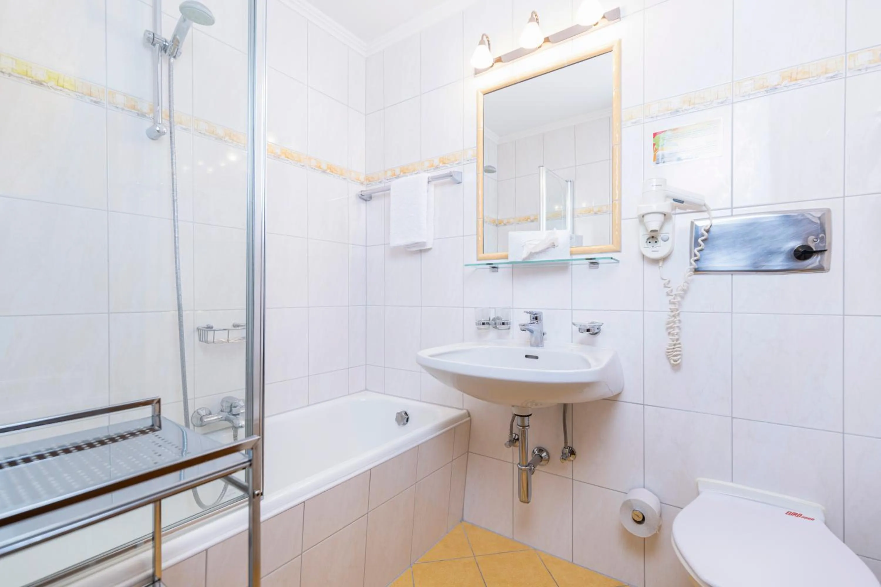 Bathroom in Appart & Hotel Garni Villa Knauer