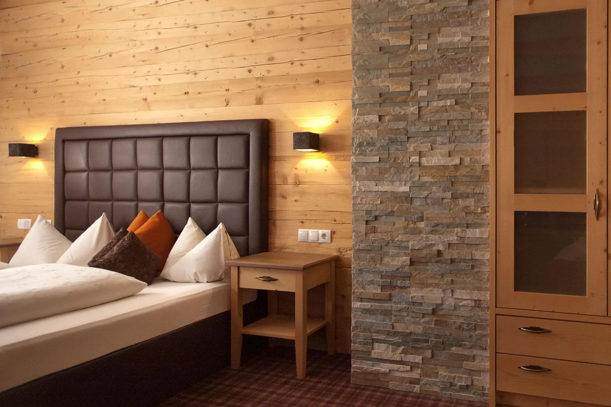 Decorative detail, Bed in Appart & Hotel Garni Villa Knauer