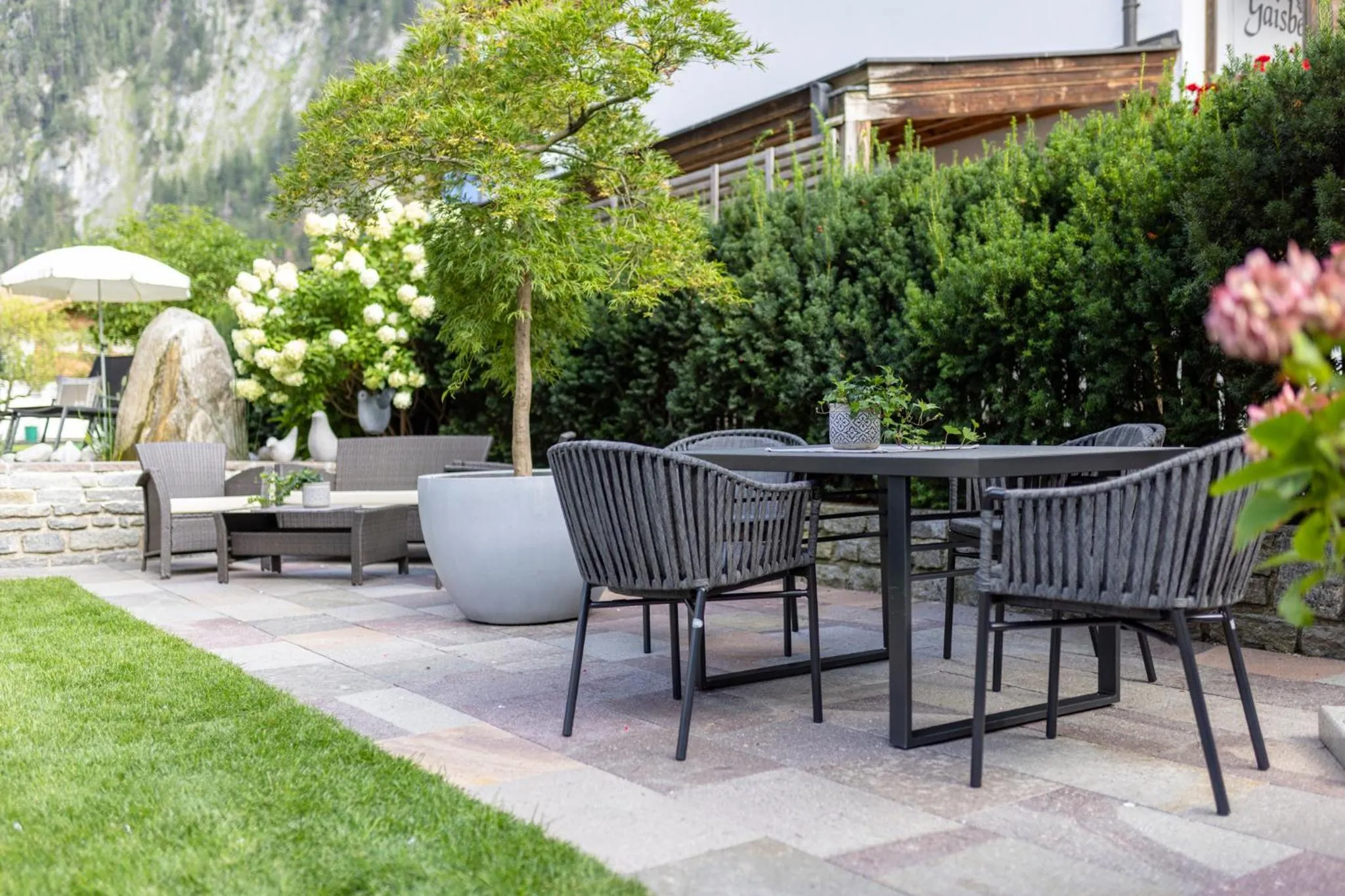 Garden in Appart & Hotel Garni Villa Knauer