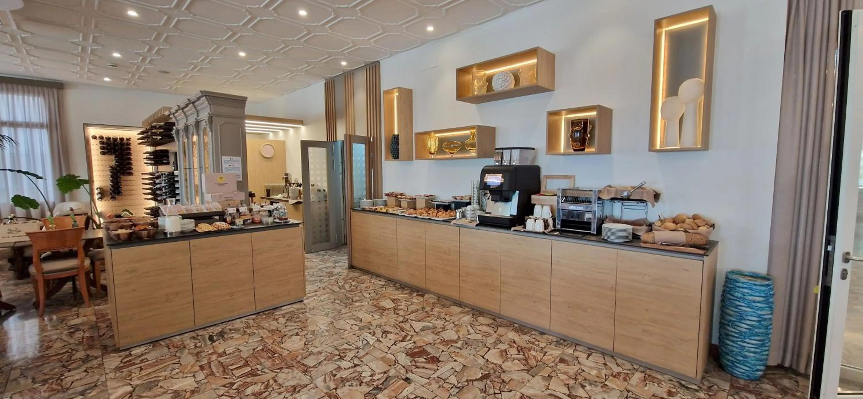 Breakfast in Hotel Souvenir